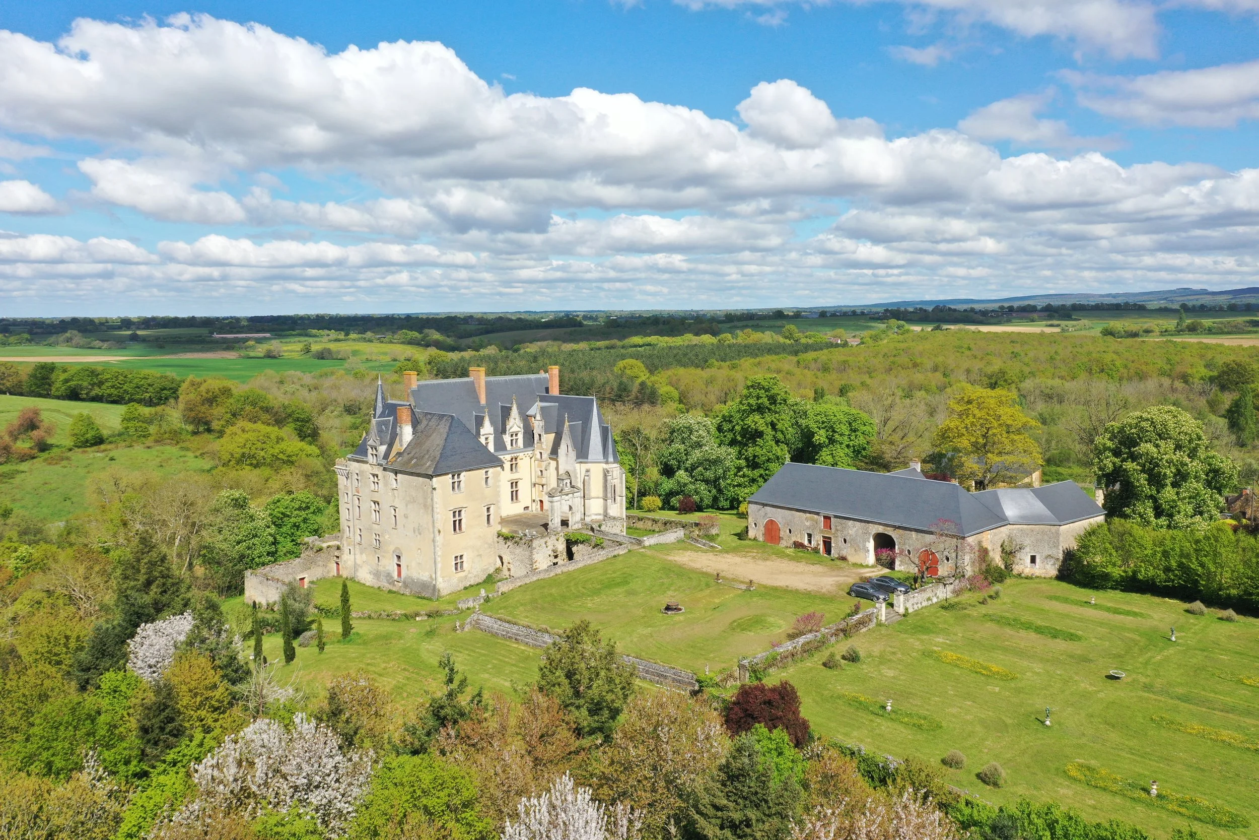 Historic Renaissance Château - Loire Countryside