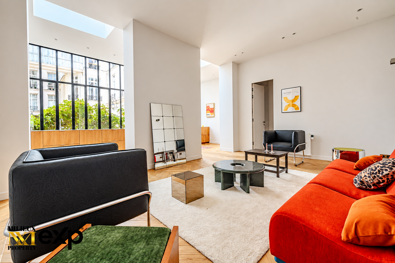 Bright and tranquil two-bedroom apartment near Place des Victoires, Paris 1st