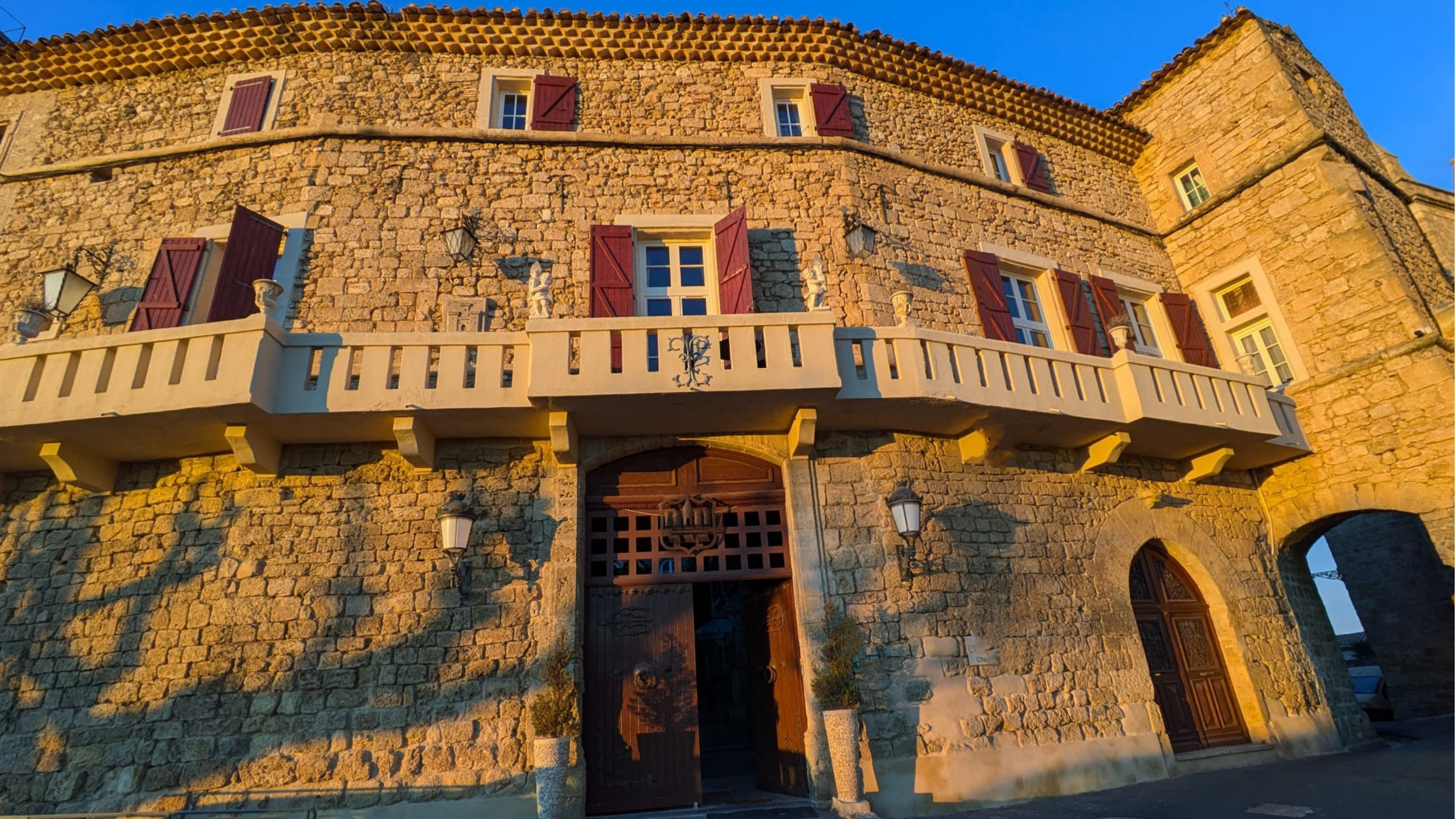 Beziers private apartment in a chateau