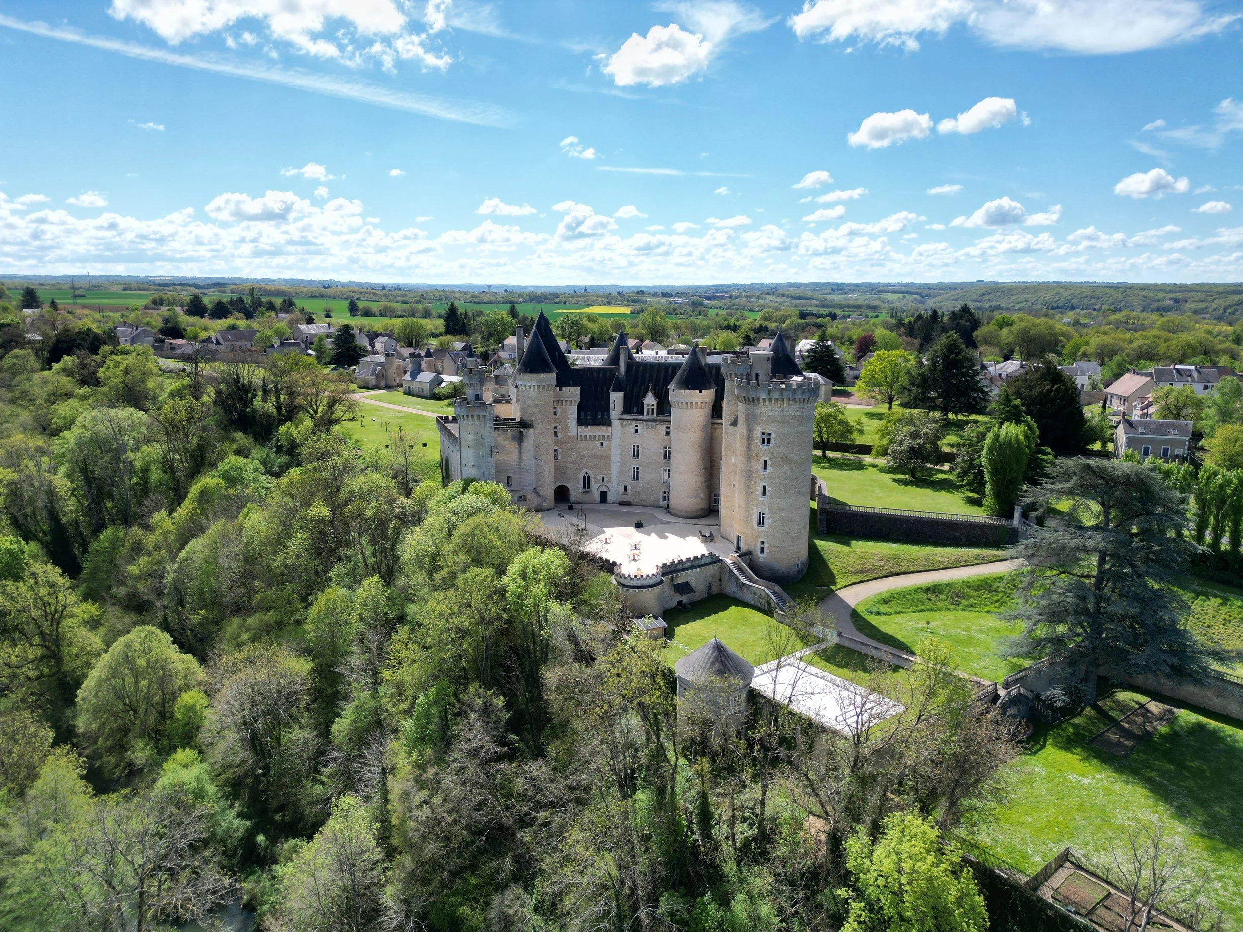 4825 - Chateau à vendre dans le Berry - 02.JPG