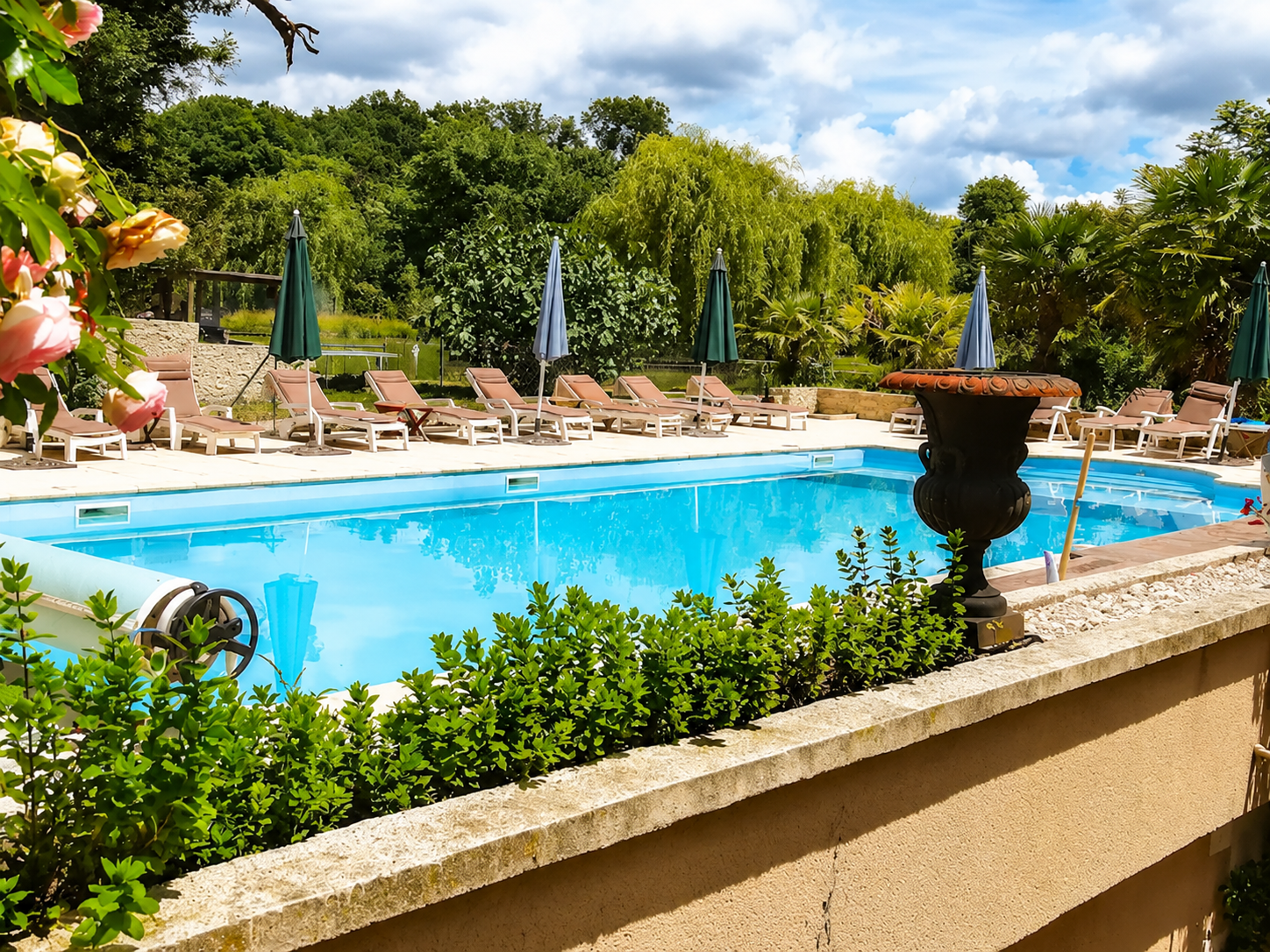 Beautiful view over the pool area (15x6m)