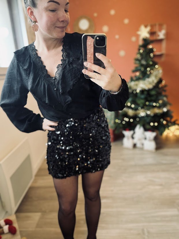 Jupe à sequins.
