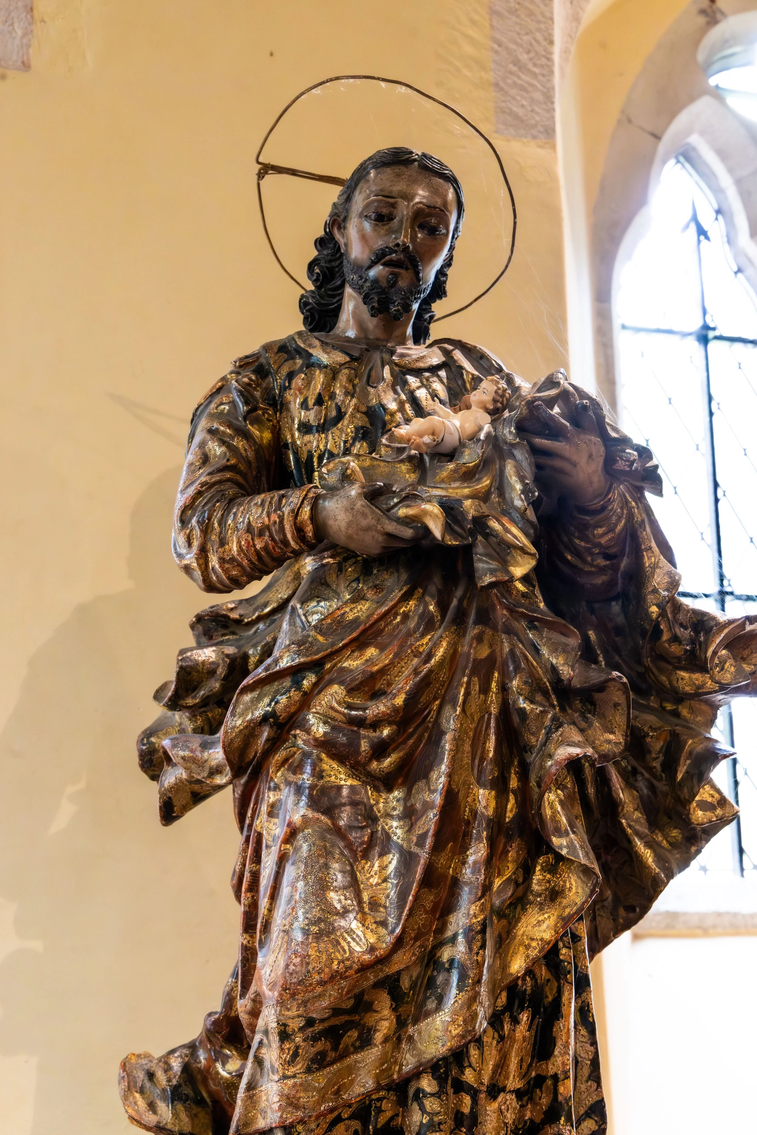 jeusus statue_.jpg