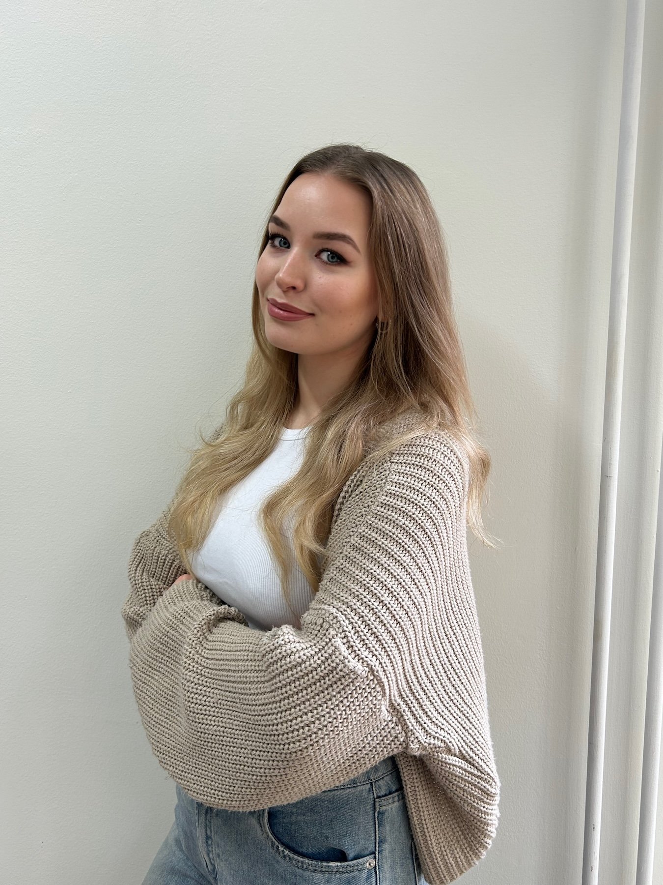 Velvet Beauty Lounge Eeva, kosmetologi, ripsiteknikko Tampere.