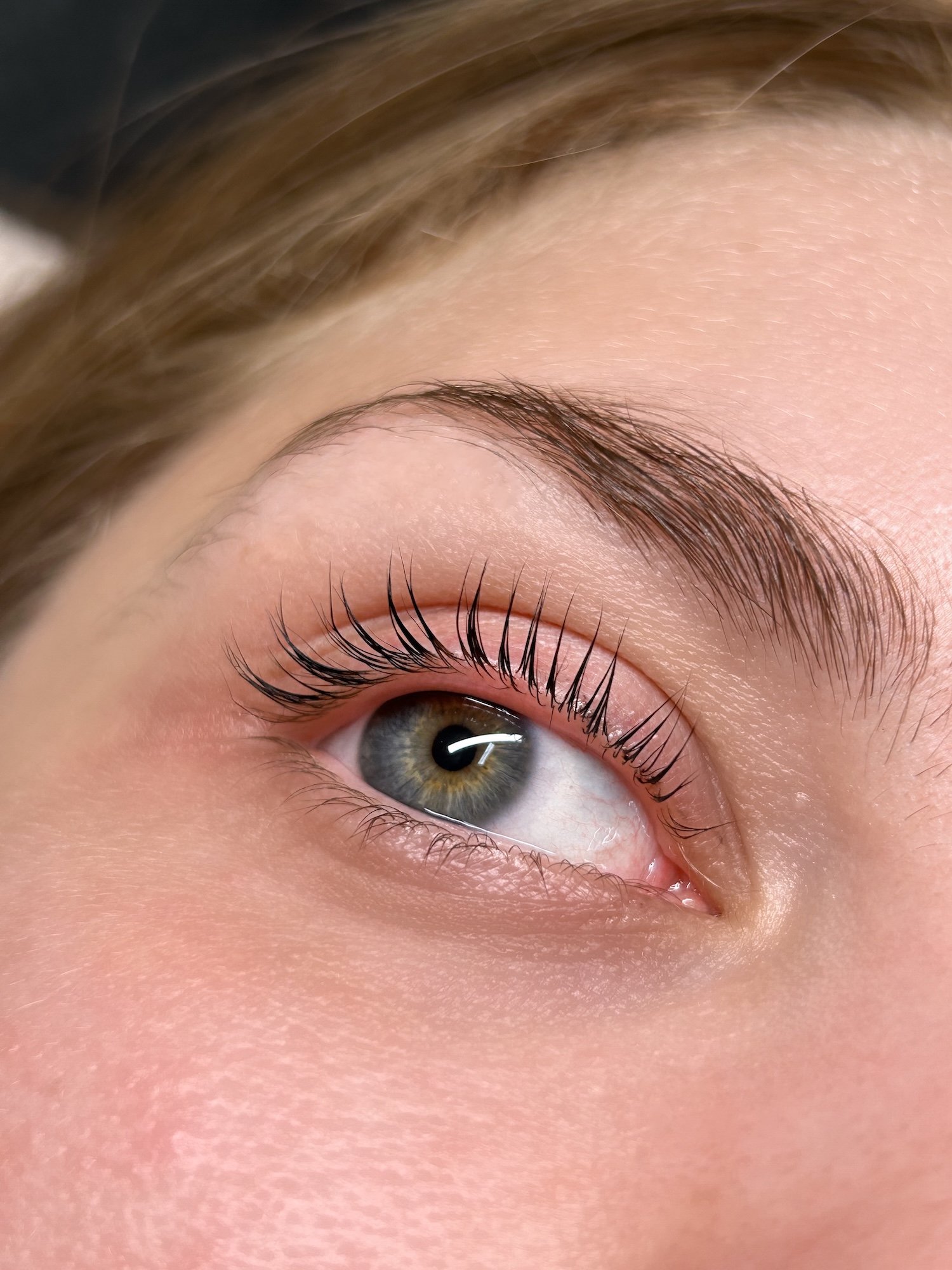 Velvet Beauty Lounge Lash lift -asiakas. Ripsien kestotaivutus.