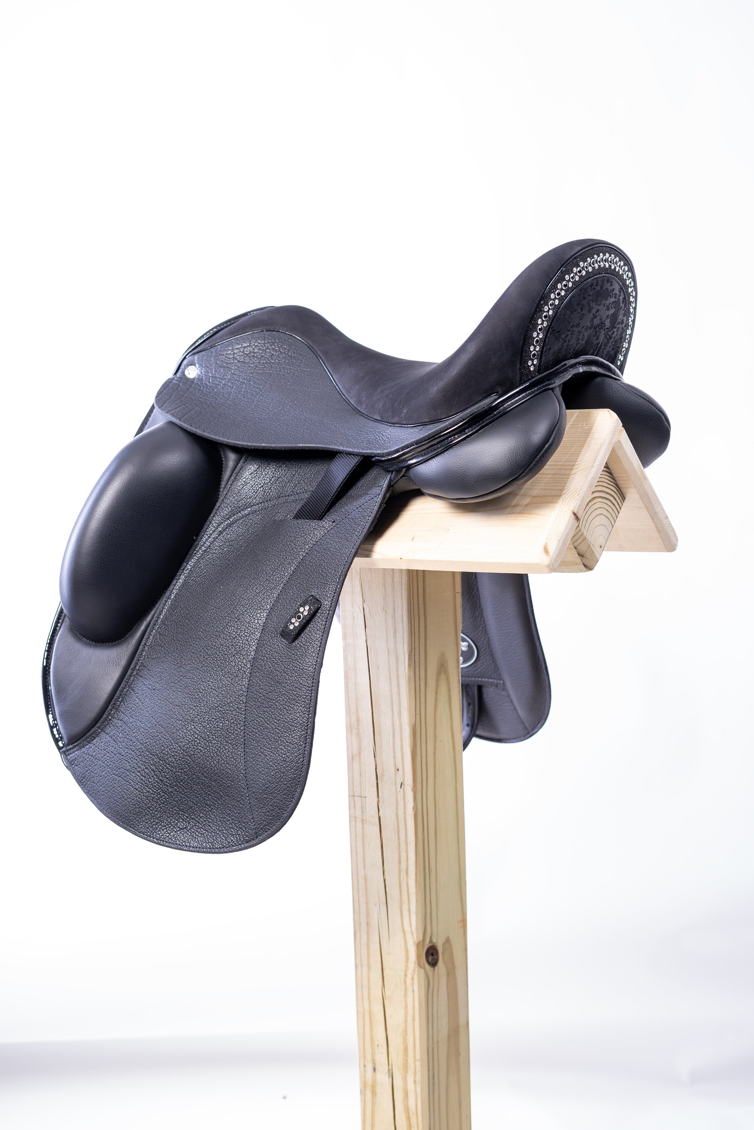 Saddle with Swarovski details 
