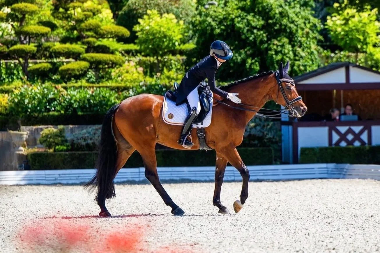 De Jong is known for her harmonious riding style