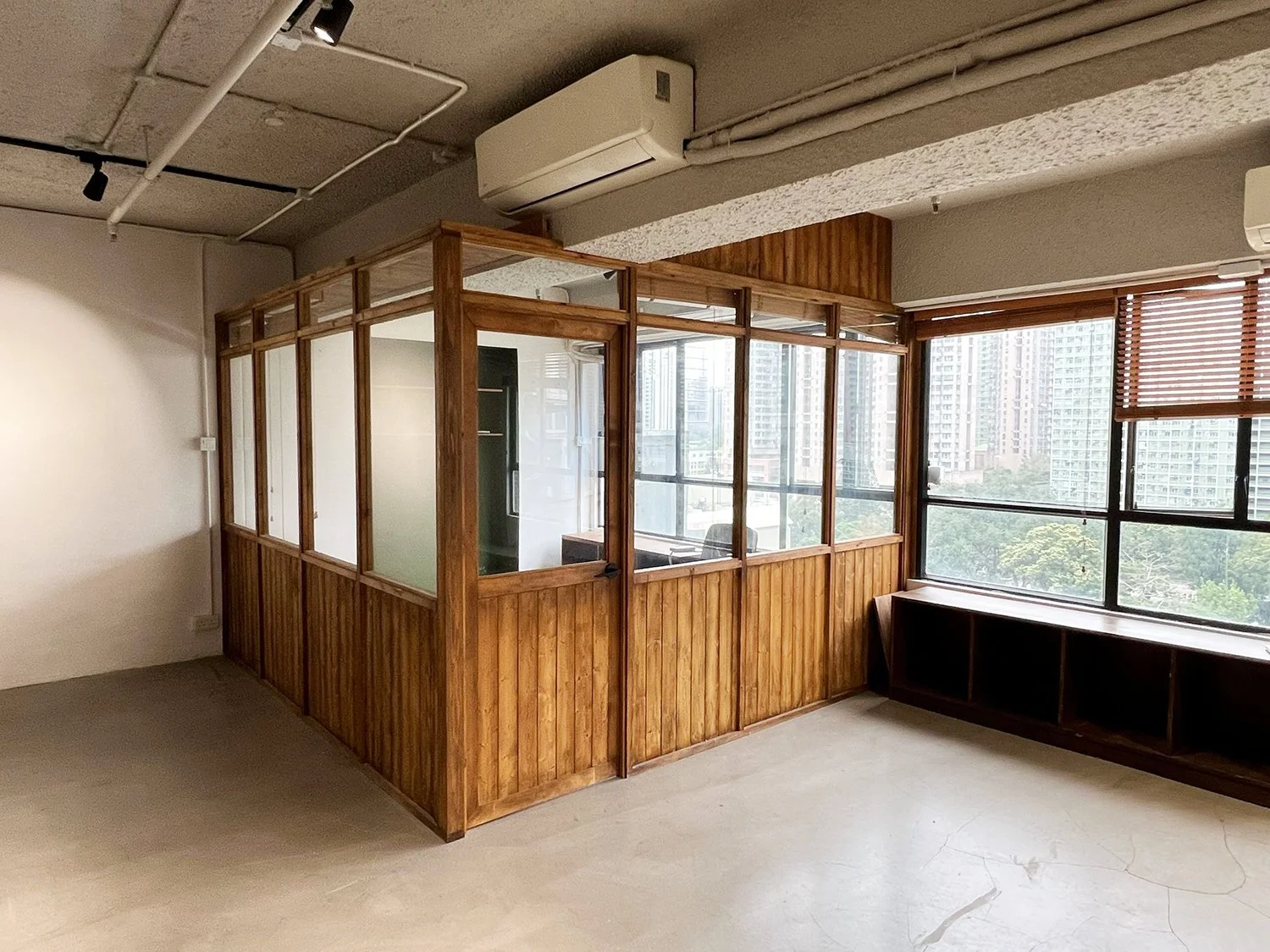 Partition wall 2.jpg