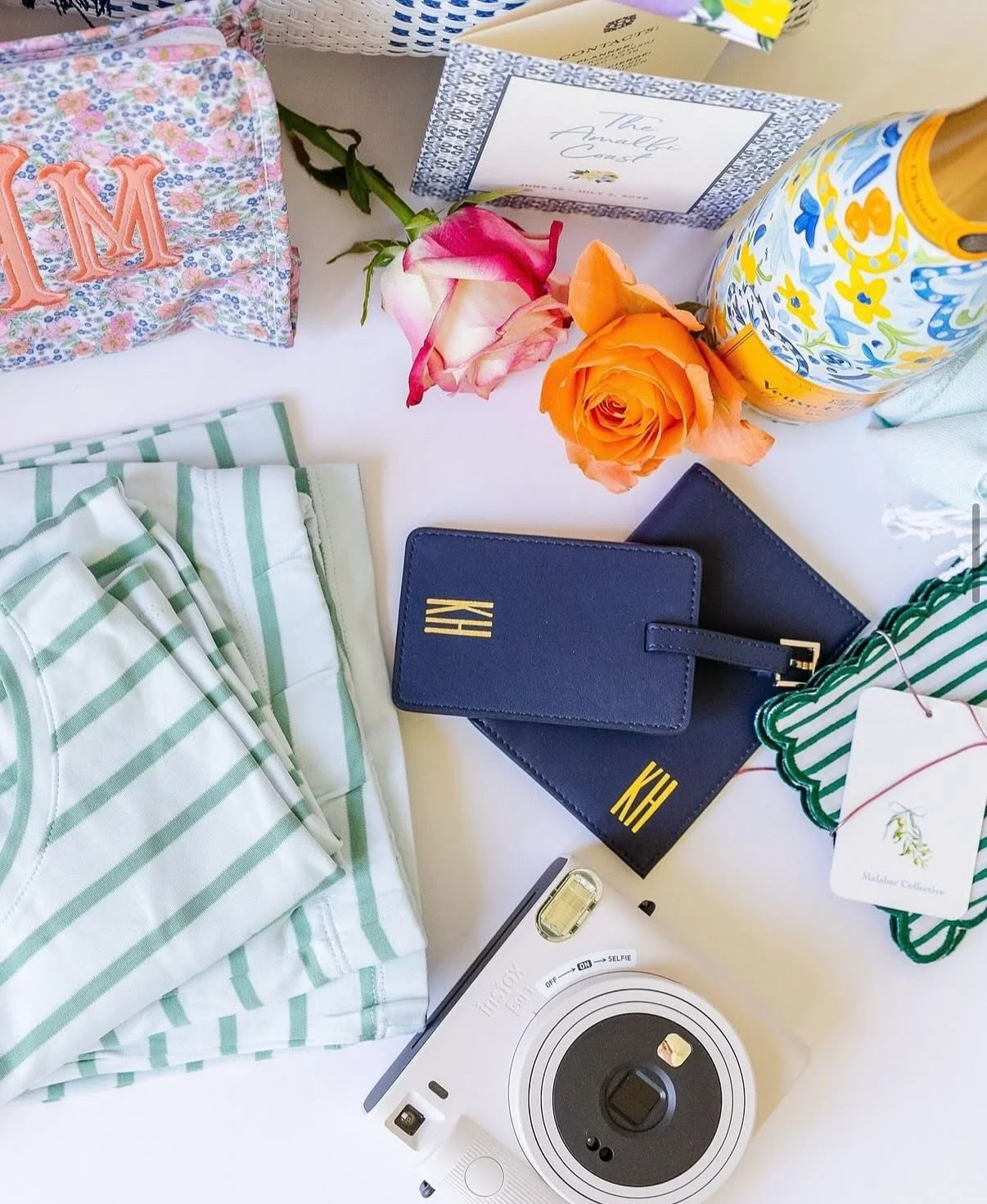 In our opinion, the details are what make any destination celebration really stand out. 💛 Fusing the location, the client, the guest and a little bit of fun into every detail is our favorite part!
🍋An invitation filled with custom goodies to invite