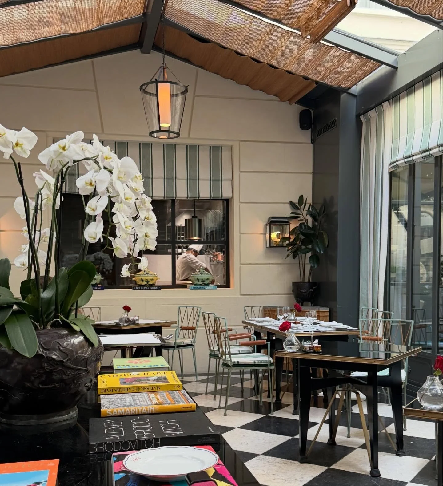I officially have four favorite hotels in Paris. ❤️ In a city brimming with spectacular hotels, I&rsquo;ve decided that I have four absolute favorites. This is one of them. @jkplaceparis is like going to stay with your most fashionable, hospitable, f