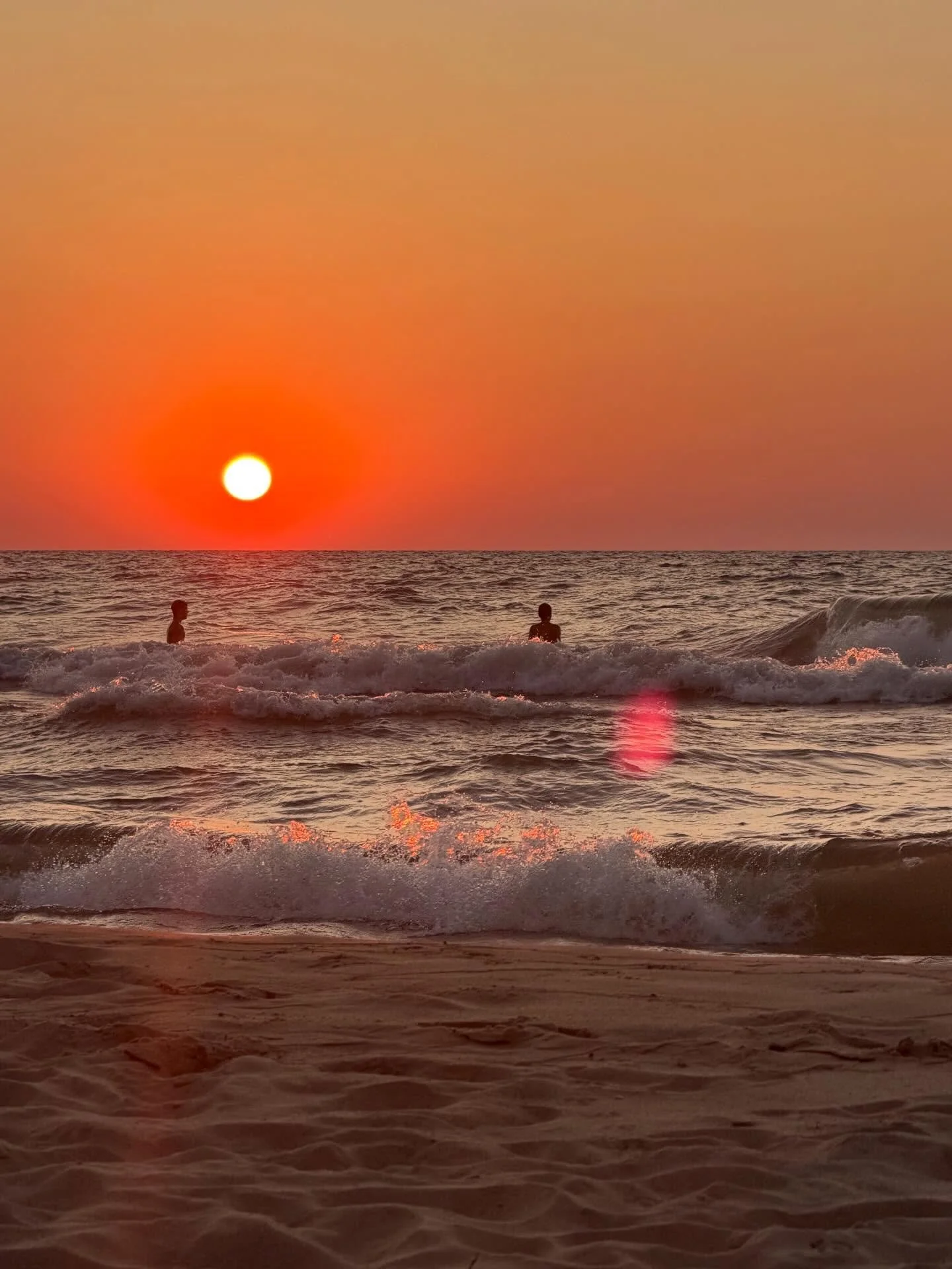 A little bit of July. Sunsets and zooms. Snugs with my people and people that I love like family. Breakfast spreads and lunch spreads and sunset spreads and grazing dinners. Pop up offices everywhere - including a very cute one set by my dad (he wasn