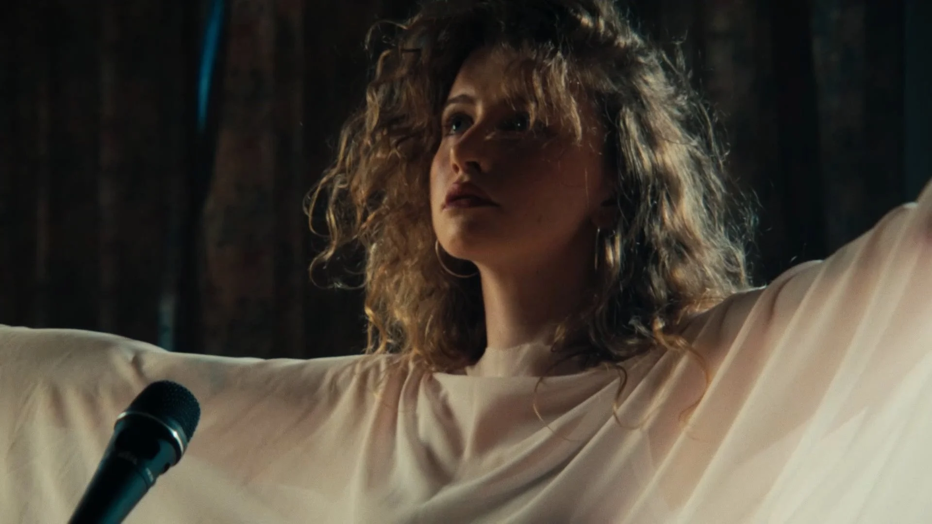 Clipto AI Video Downloader better joy - BTS @ the Ritz, Manchester.00_00_49_05.Still002.jpg