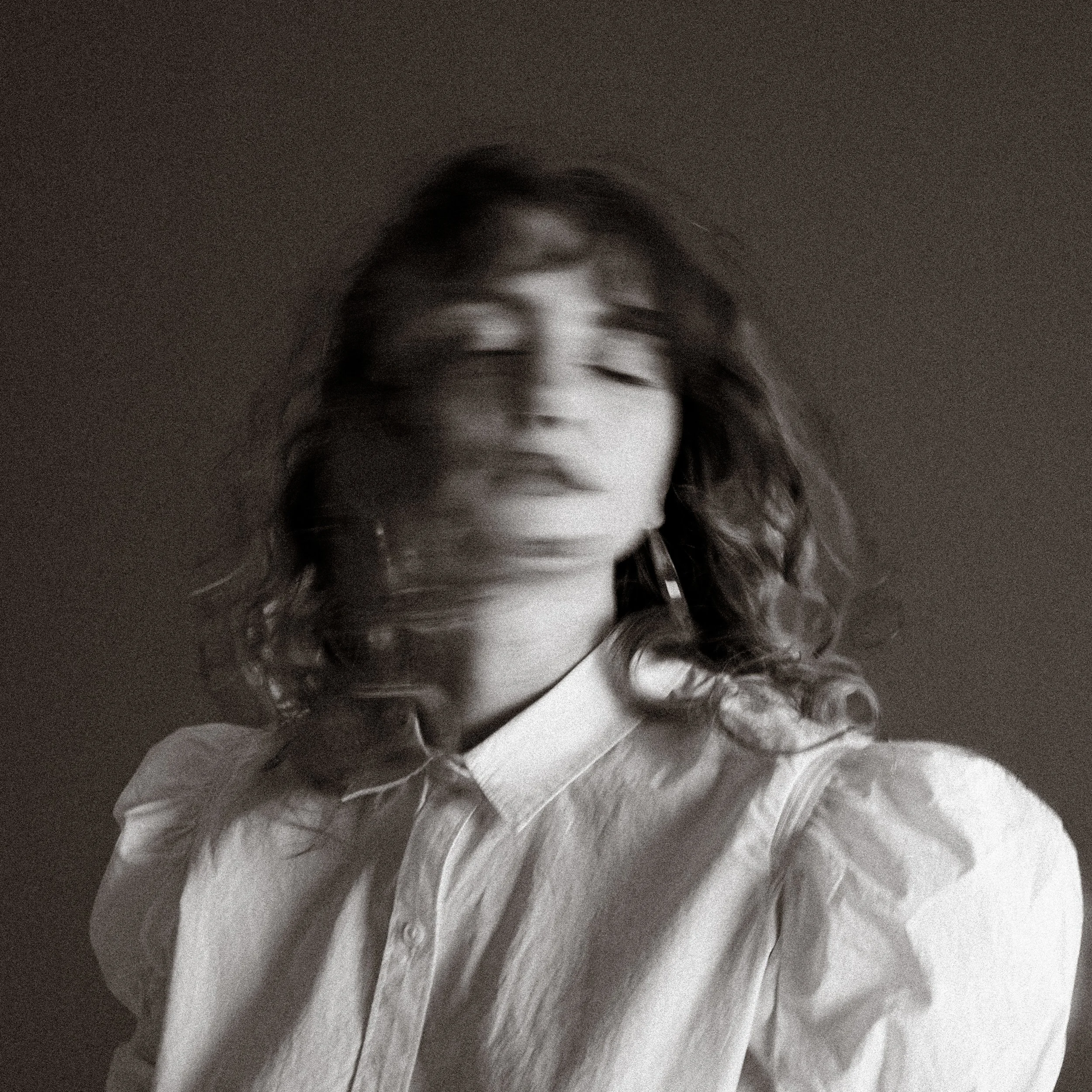 Ellur photographed for her debut album cover
