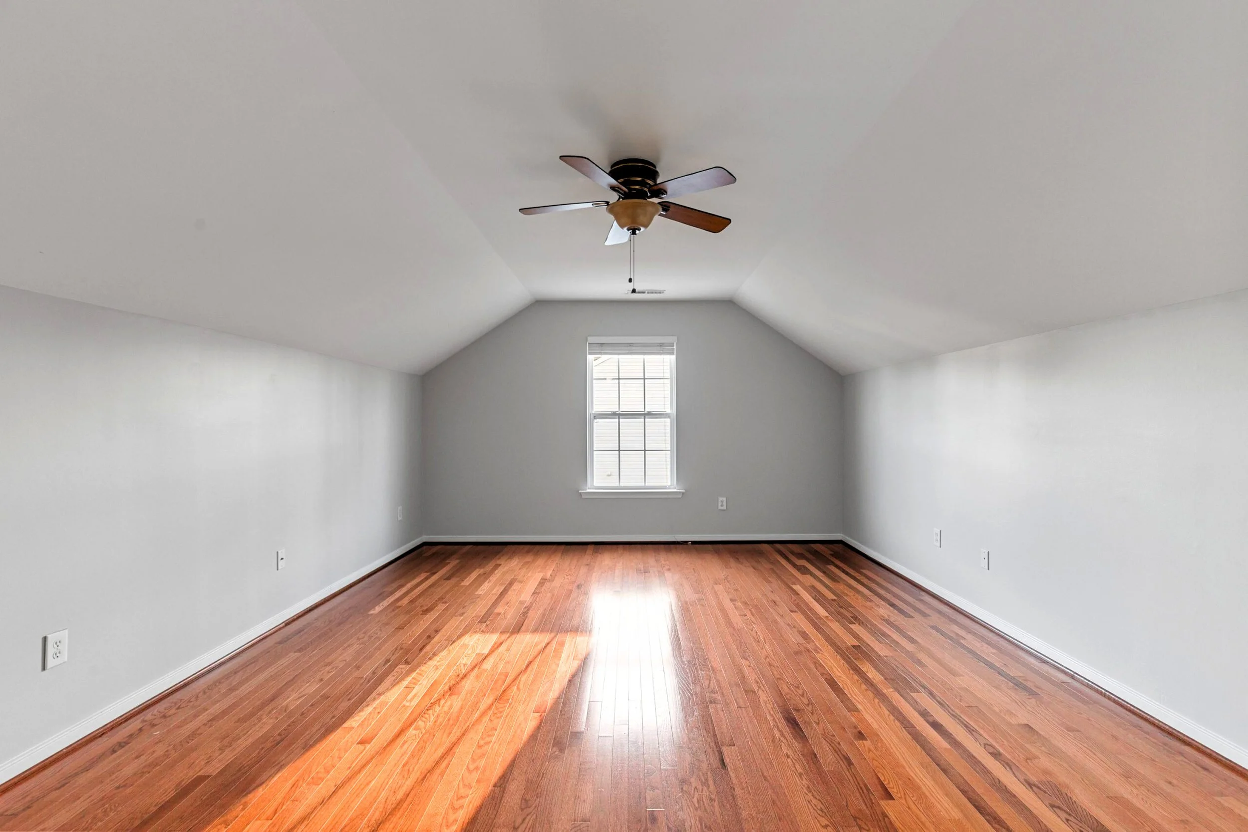 Copy-of-33-2904-Heather-Ridge-Dr-Richmond-VA-23231-USA-scaled - Edited.jpg