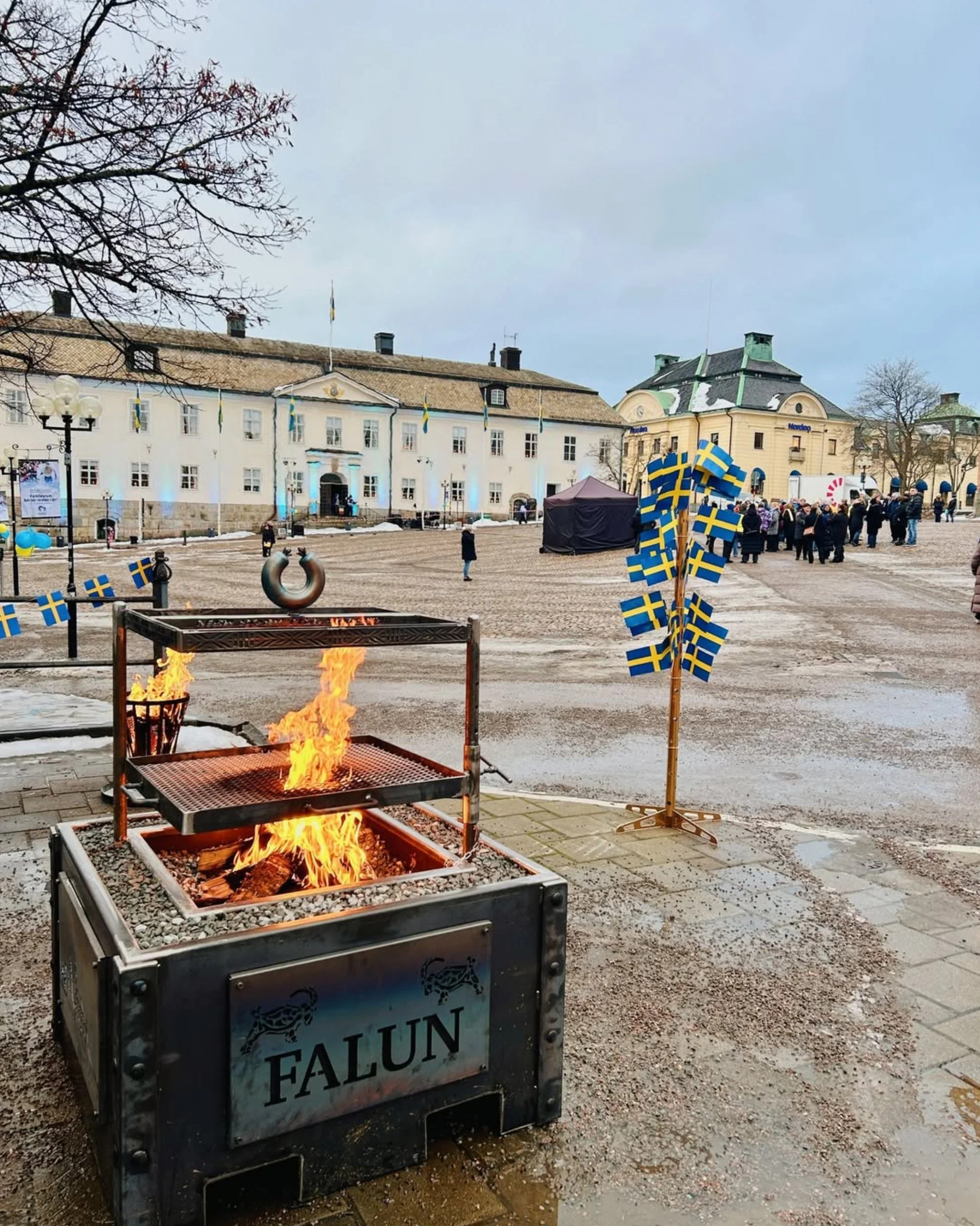 Falukorvsgrillning på Stora torget