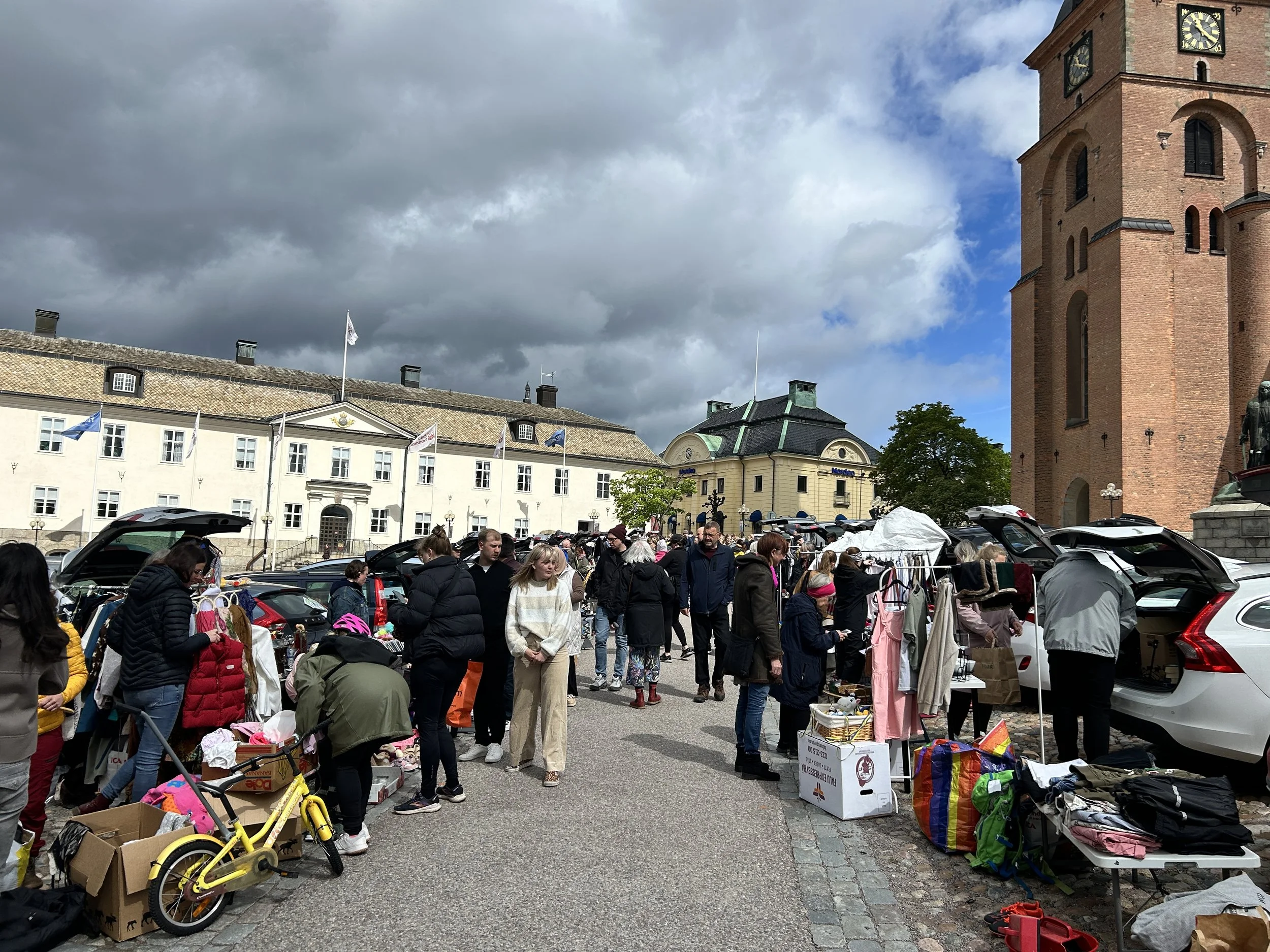 Bakluckeloppis på Stora torget