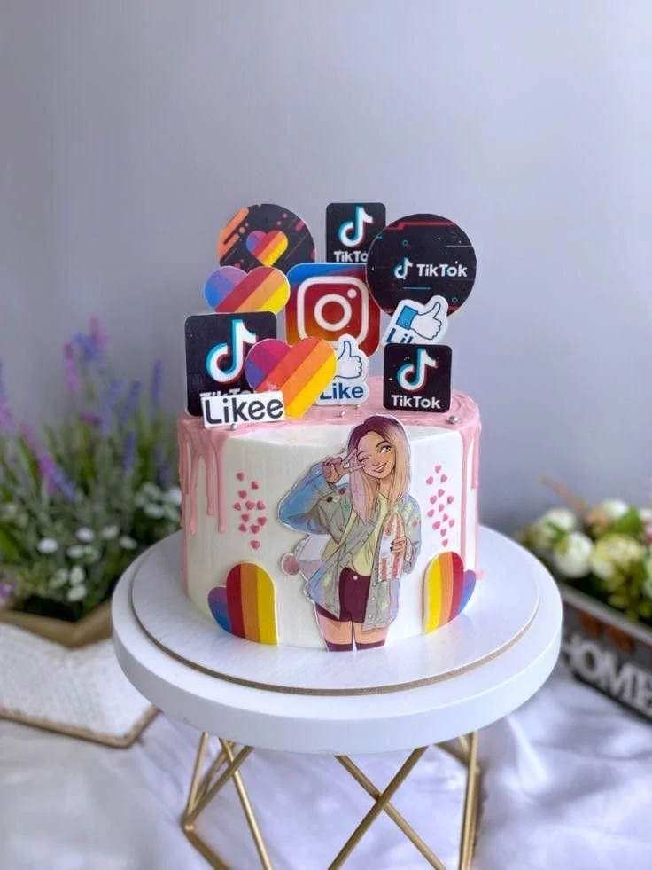 Social Media Cake