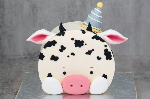 Cute Cow Face Top Forward Cake [500 G]