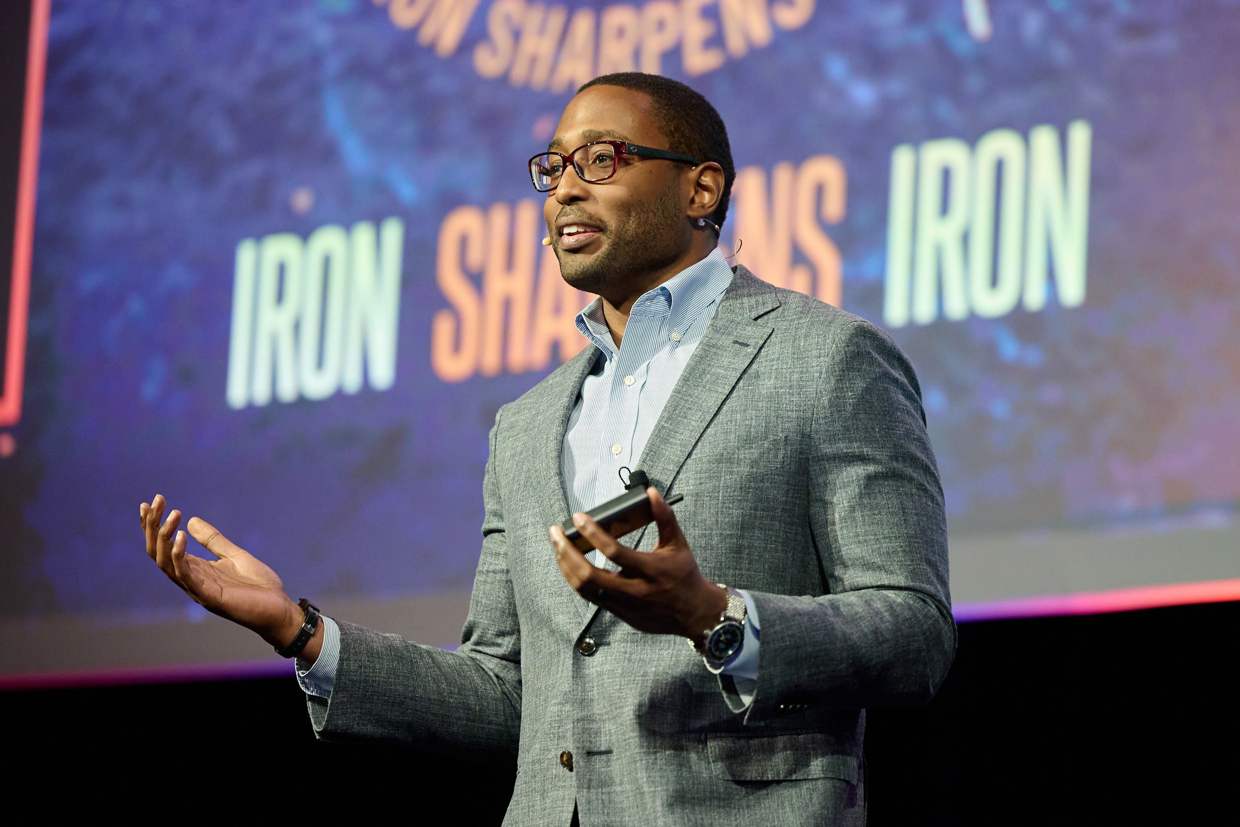 Dr. Harris is delivering a passionate speech on the power of lifestyle medicine at Parker Seminars.