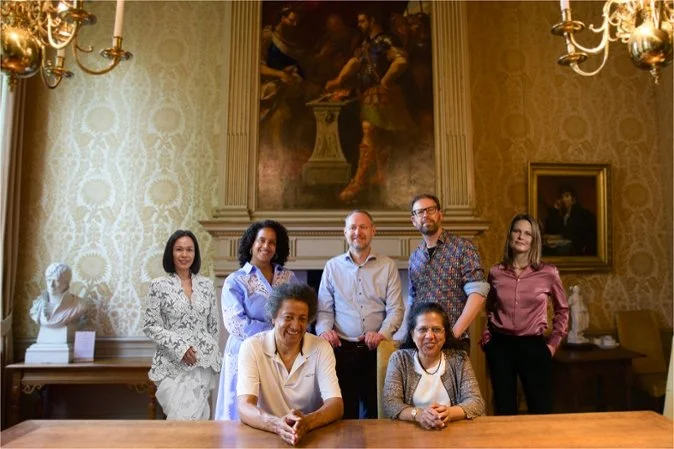 De leden van het onderzoeksconsortium KMK, v.l.n.r.: Sadiah Boonstra, Alana Helberg-Proctor, Guus Pengel, Laurens de Rooy, Monika Kirloskar-Steinbach, Robert-Jan Wille, Caroline Drieënhuizen