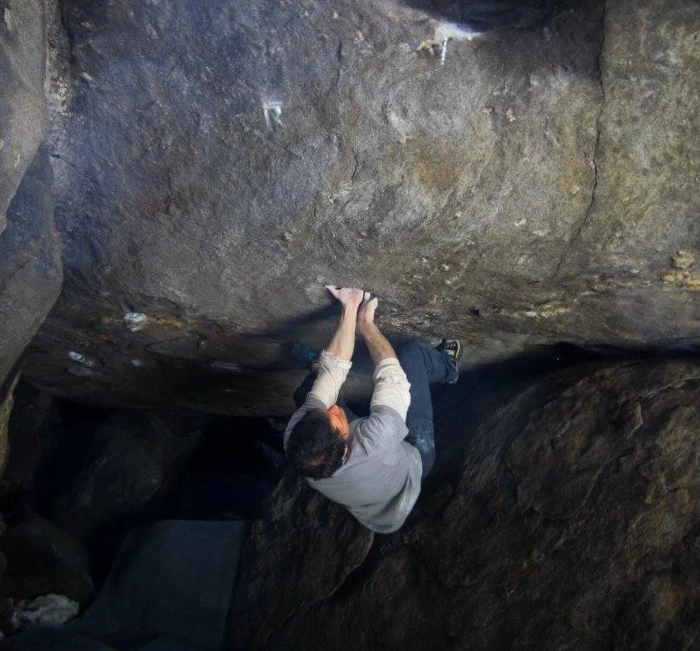 @scottmoraes on Bats!, V11, a unique cave feature in the Berkshires. #bouldering #greatbarrington #rockclimb #climbing #gneissclimbing