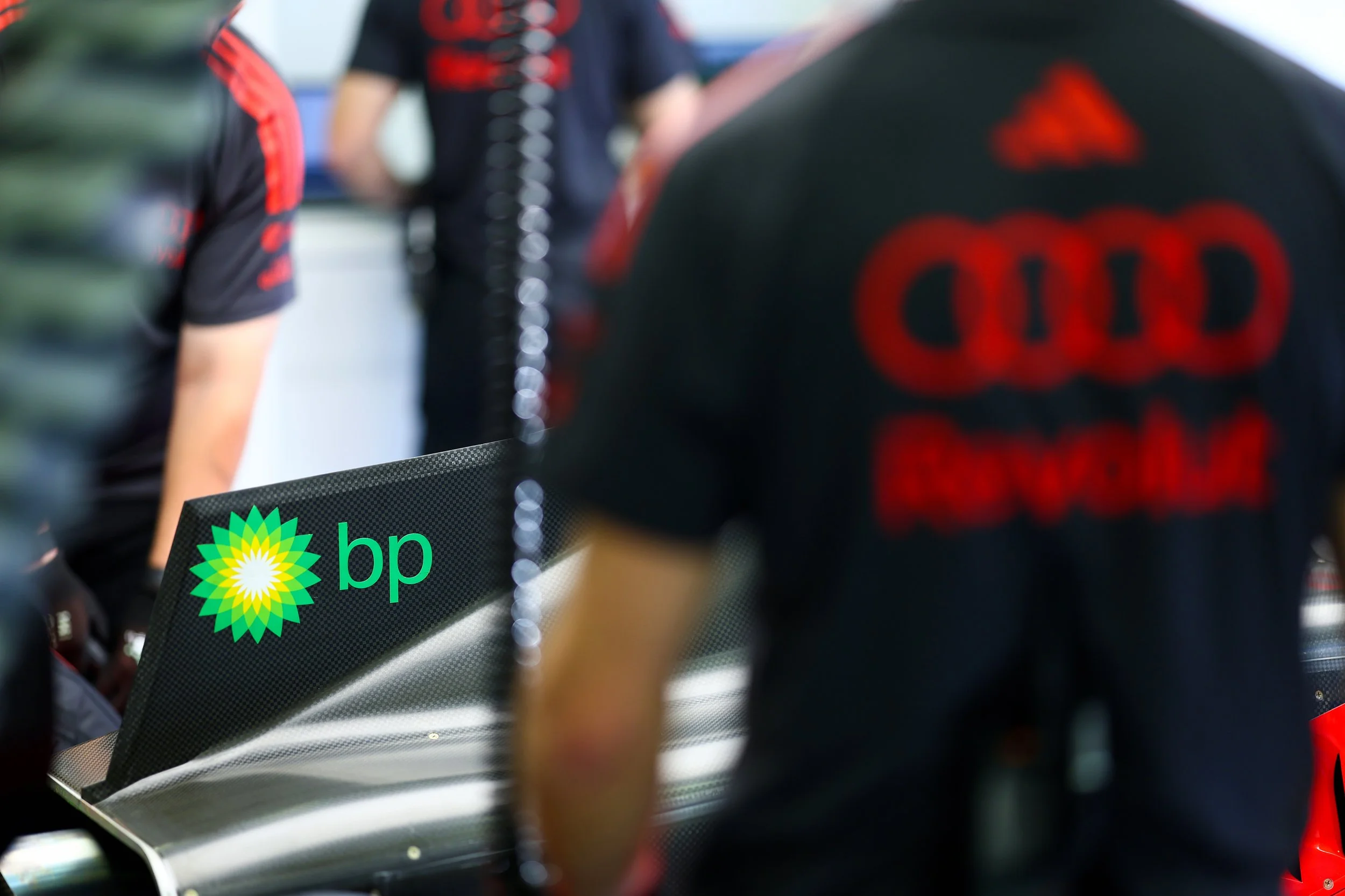 BP logo on Audi R26, as official fuel supplier