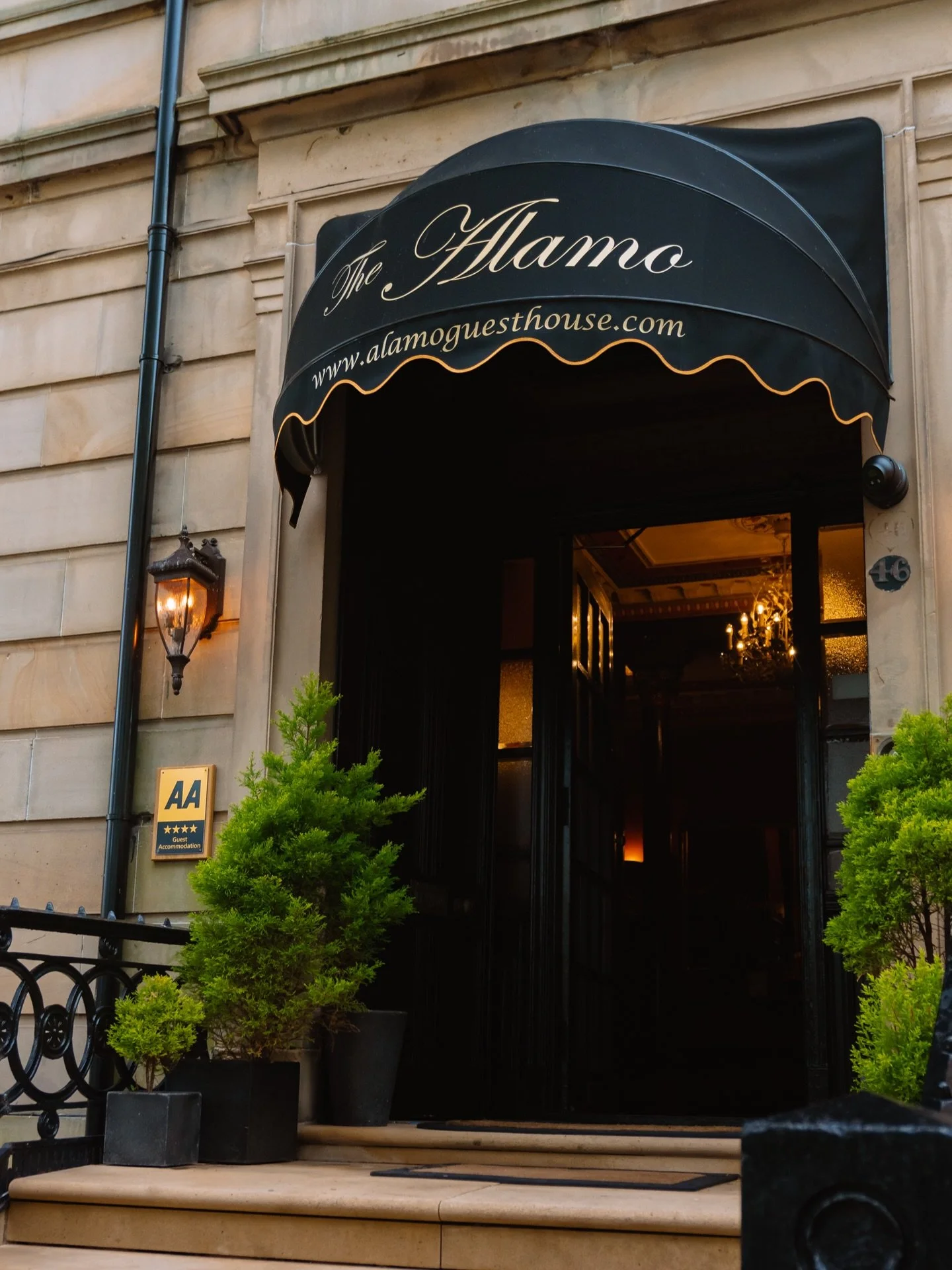 Weekend plans? 👇🏼

Check in on Friday - drop your bags off anytime after 10:30, check in from 2pm

Saturday - head out and explore Glasgow&rsquo;s West End. Don&rsquo;t forget to visit Glasgow Uni, Kelvingrove Art Galleries and The Hidden Lane

Sun