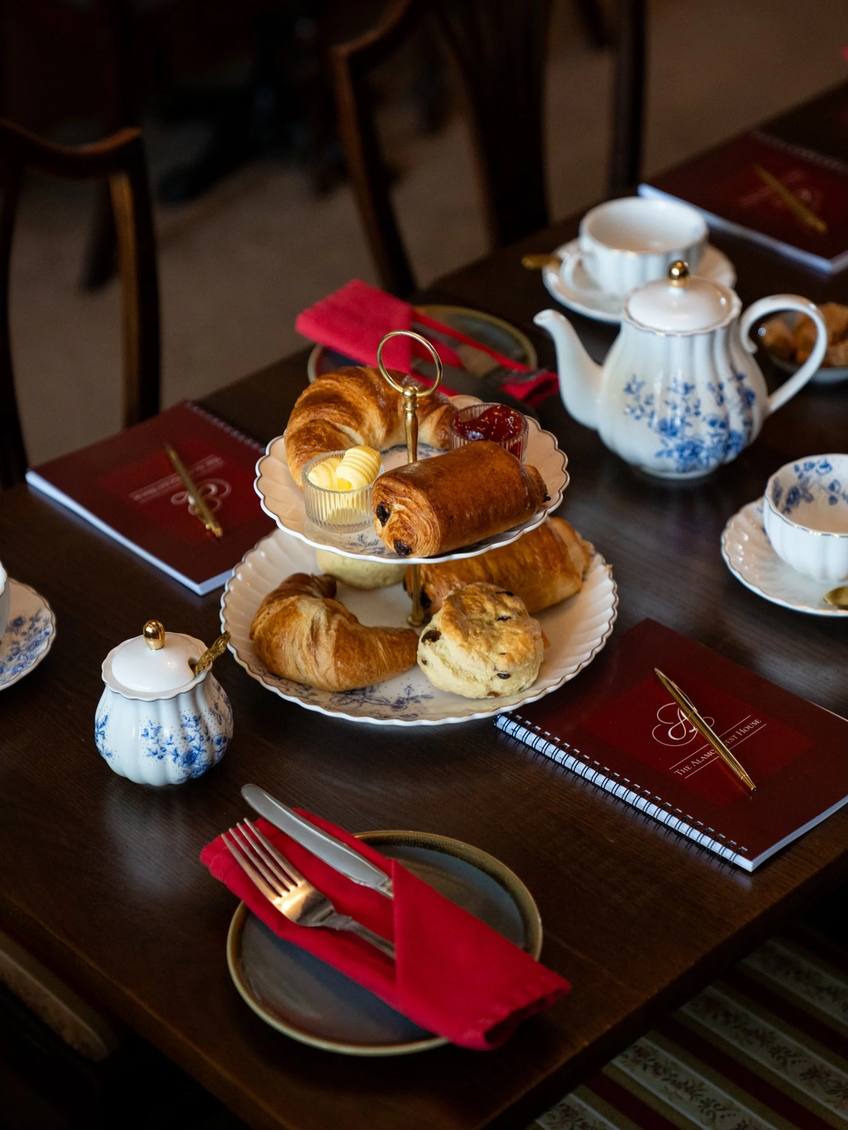 Corporate meetings don&rsquo;t always have to mean a board room. 

Our beautiful lounge area can be hired exclusively for up to 16 guests.

Why not add our arrival pastries package for a selection of homemade scones and freshly baked pastries too? 

