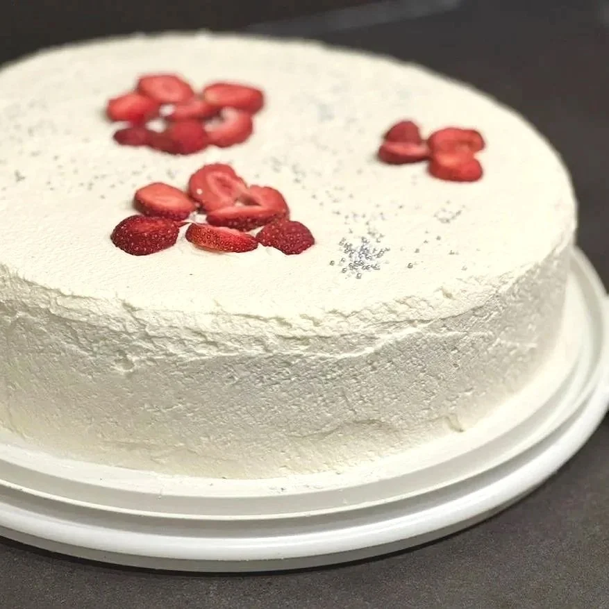 Voit tilata meiltä myös täytekakkuja. ‎Kerro lomakkeen viestikentässä mitä tarvitset. ❤️‎ ‎‎Täytekakku ︱
10 hengelle 50 € ︱
15 hengelle 55 € ︱
20 hengelle 60 € ︱
25 hengelle 65 € ︱
30 hengelle 70 €