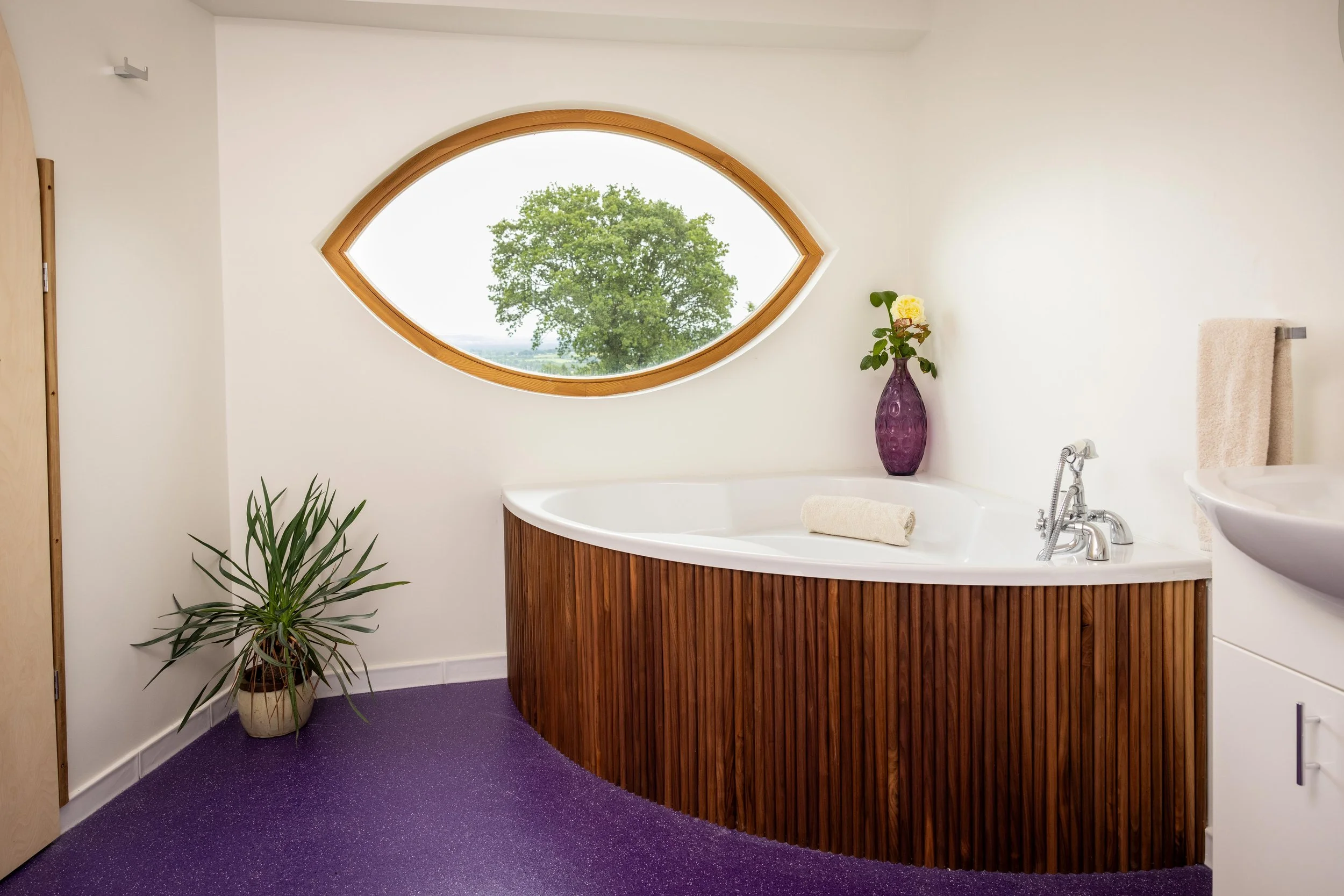 Arunachala is a rejuvenation and wellness centre harmoniously nestled in an Irish forest landscape. Holistic health and wellness, yoga and meditation retreats in Co. Louth, Ireland. 