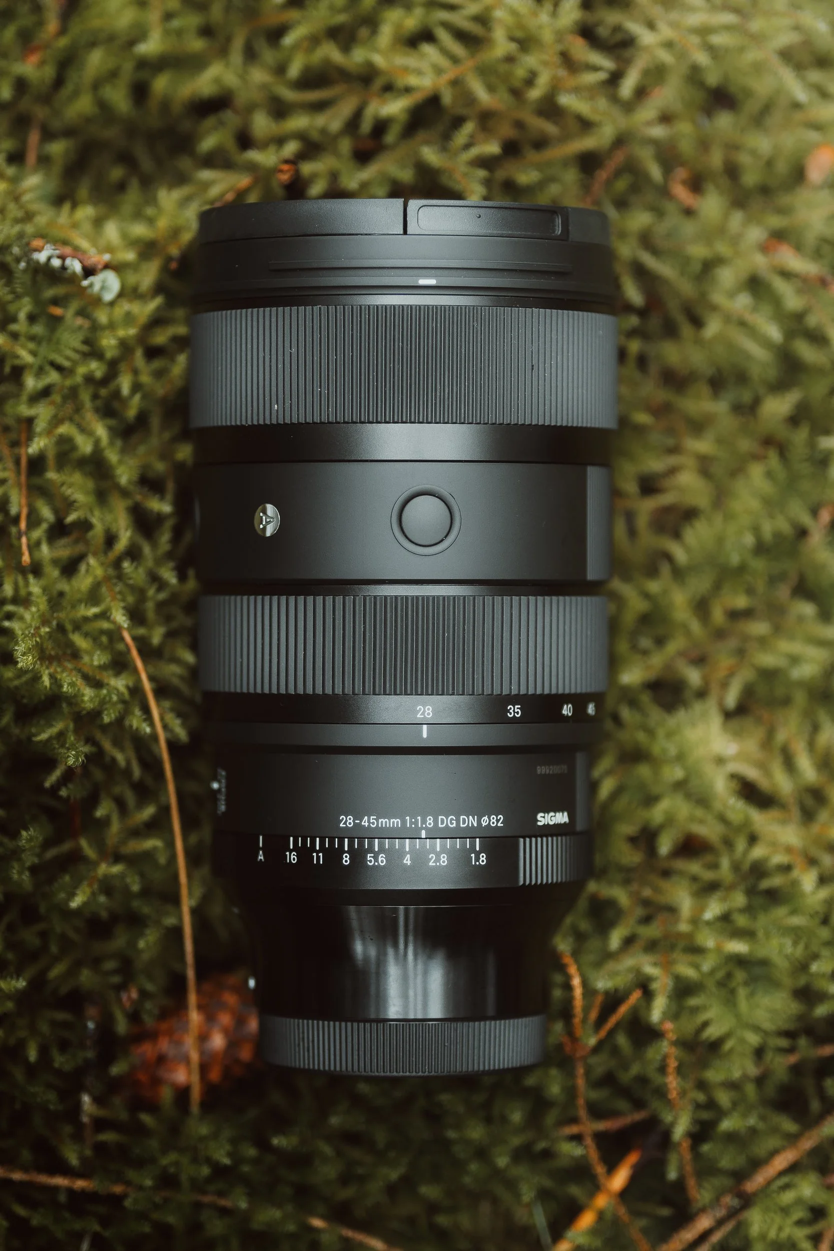 Lightroom Sigma 28-45mm F1.8 Product Images-2.jpg