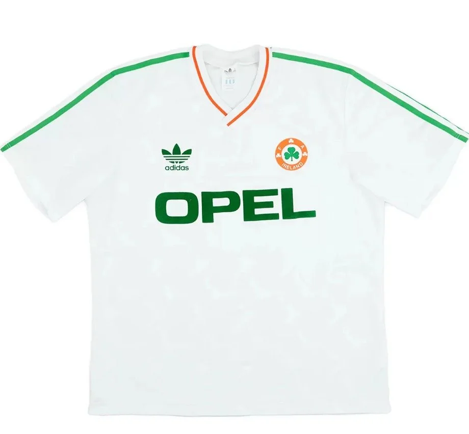 Ireland 90 Away.jpg