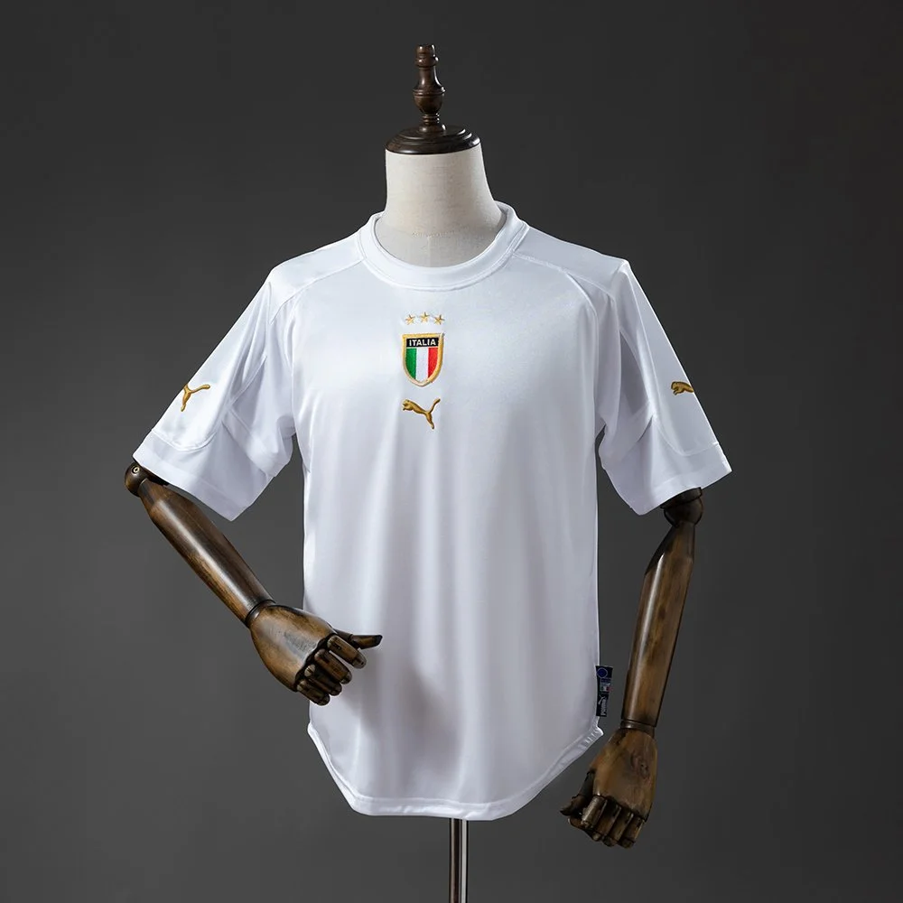 Italy '04 Away