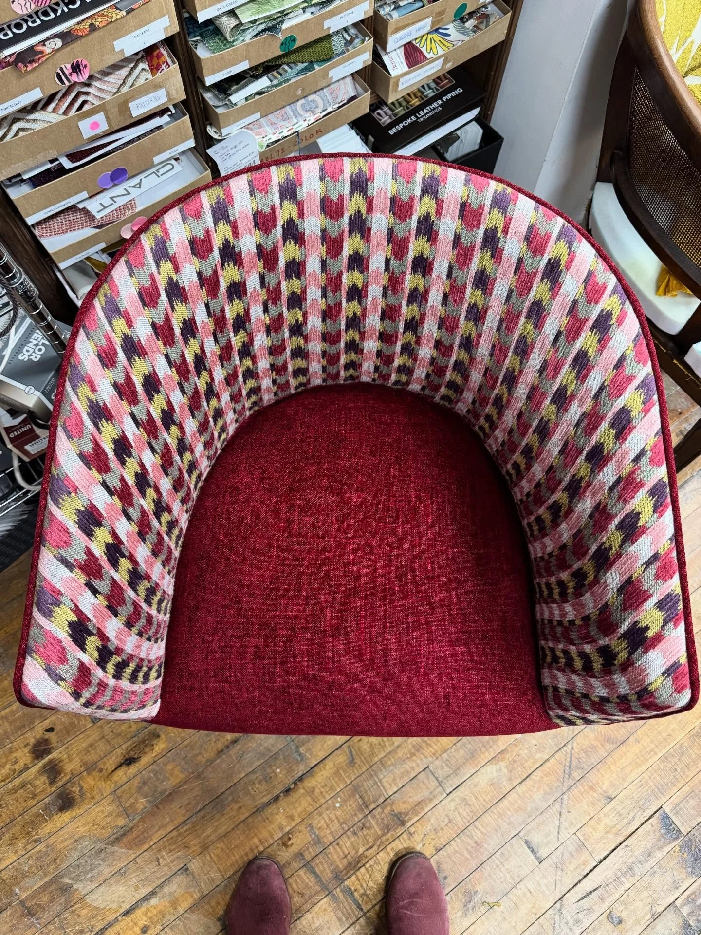 After ➡️ Before 

This chair belonged to my client&rsquo;s grandmother, which made preserving its story just as important as transforming its look. 

Instead of replacing a meaningful piece, we gave it a bold new chapter with playful two-tone upholst