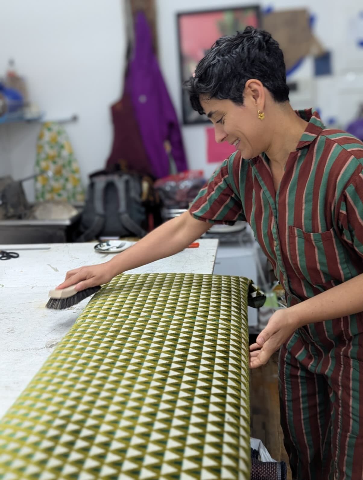 Come for the fabric, stay for the outfits. 🙌🏽

#madeinnyc #customupholstery #customcushion