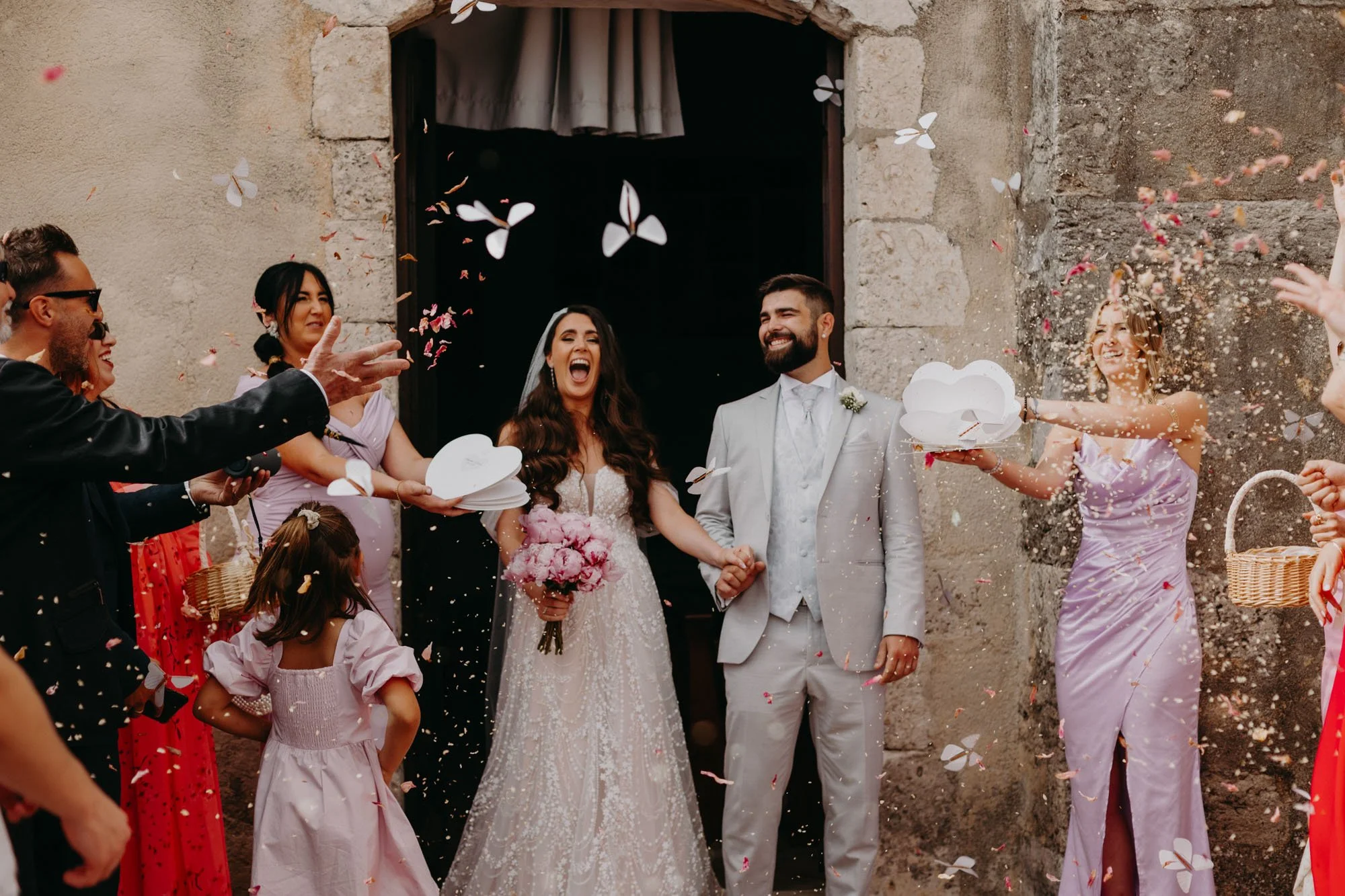 sortie mariés cérémonie mariage église