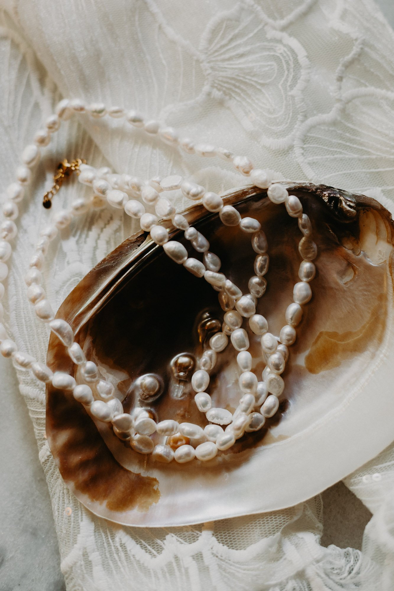 photo poétique détail collier de perles