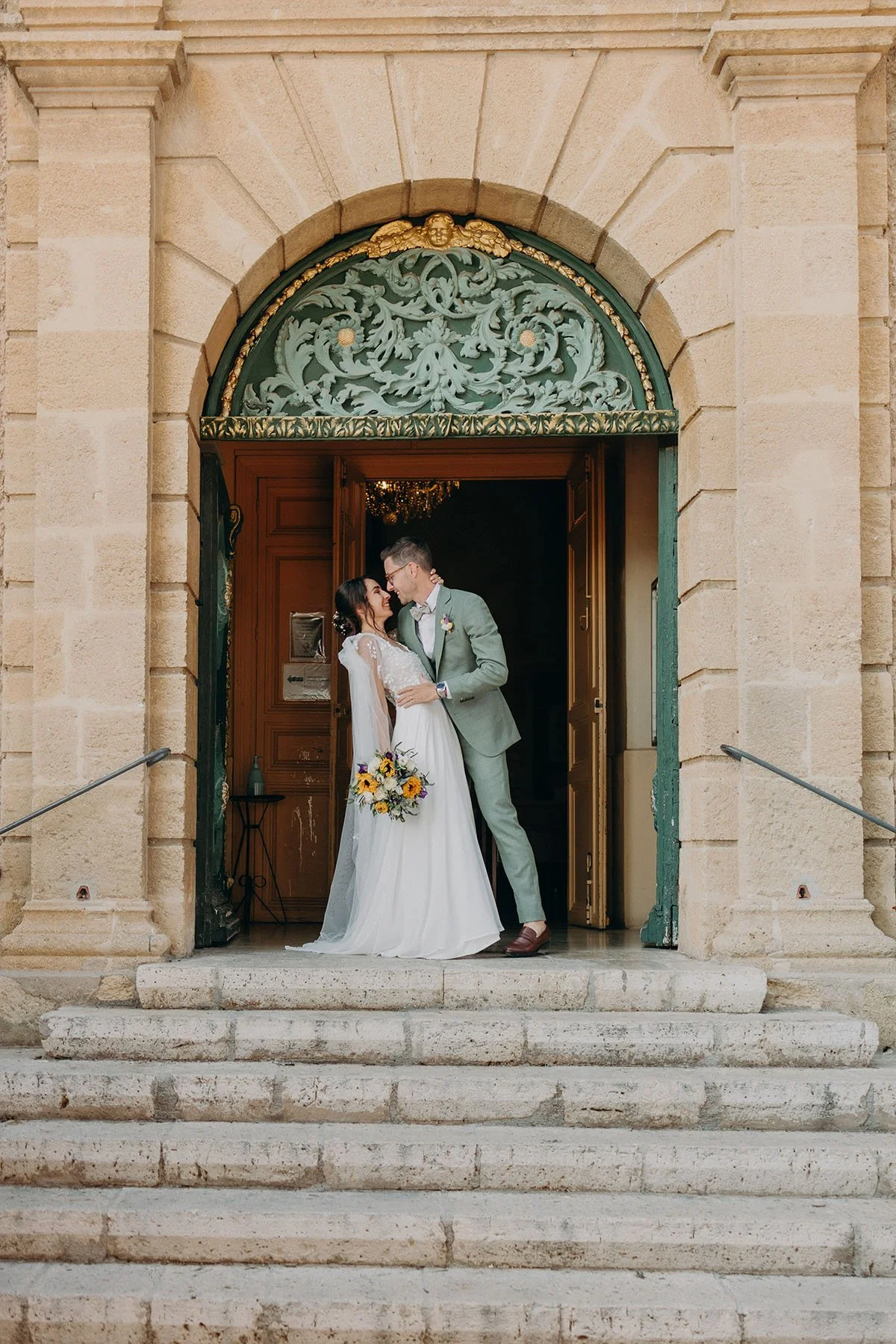 sortie d'église cérémonie de mariage sans téléphone
