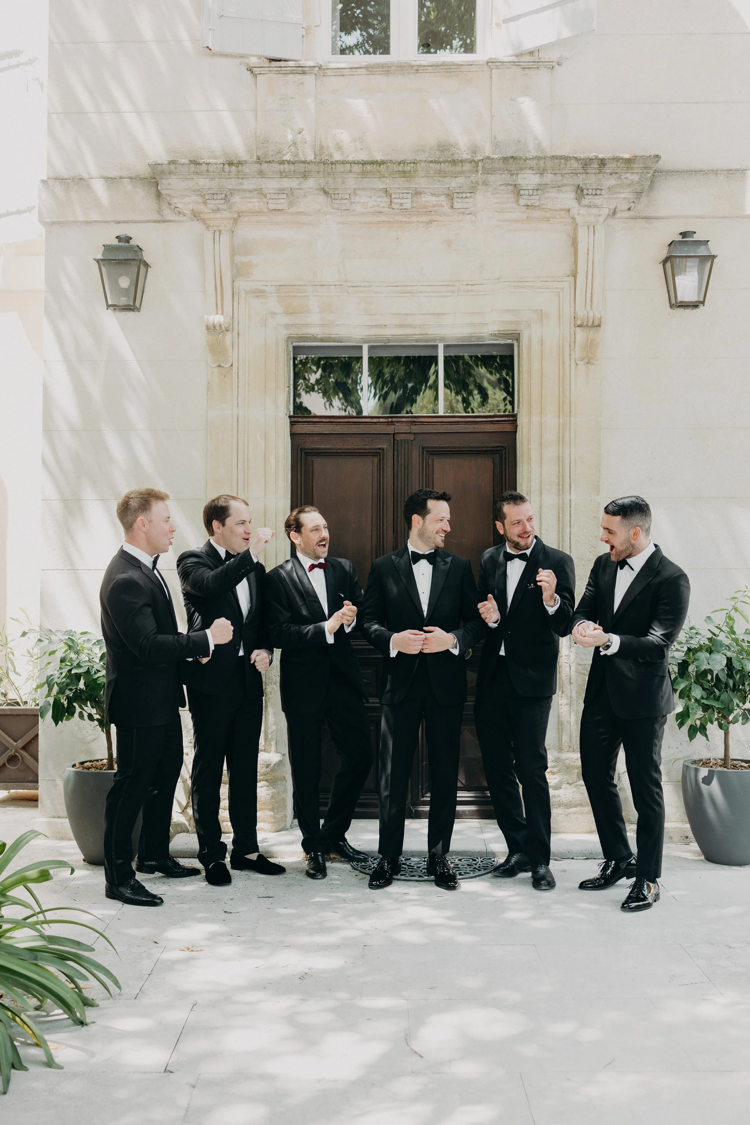 Photo de groupe garçons d'honneur au Château La Tour Vaucros en Provence