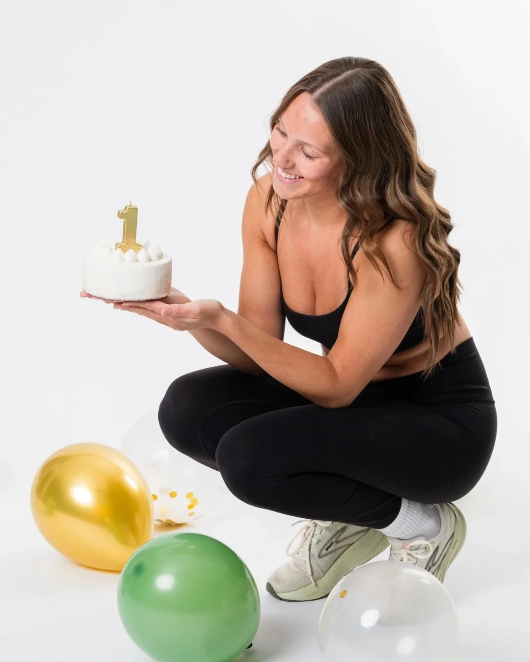 ELLAVATE TURNS 1!! 💚⠀
⠀
This past year has been full of learning, growth, connection, and community in ways I never could have imagined! ⠀
⠀
A year ago, I was petrified to put myself out there. Scared to fail. Scared of what people would think. Scar