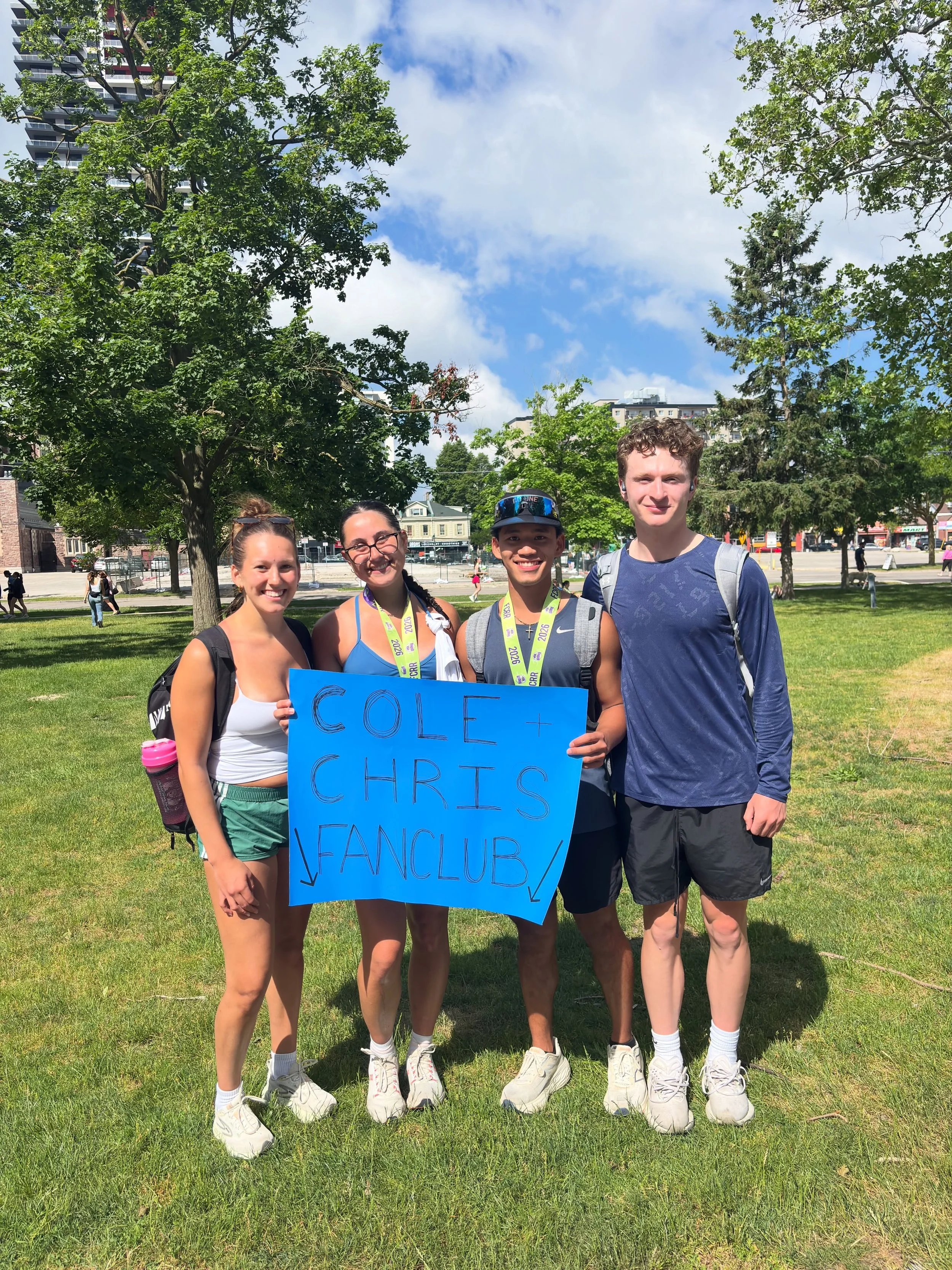 Half marathon weekend (cheerleader edition!!!)🌟⠀
⠀
I would be lying if I said I did not have a little bit of fomo not being able to run, but this weekend ended up being one of the most fun ever!
⠀
There is something so incredible about standing on t