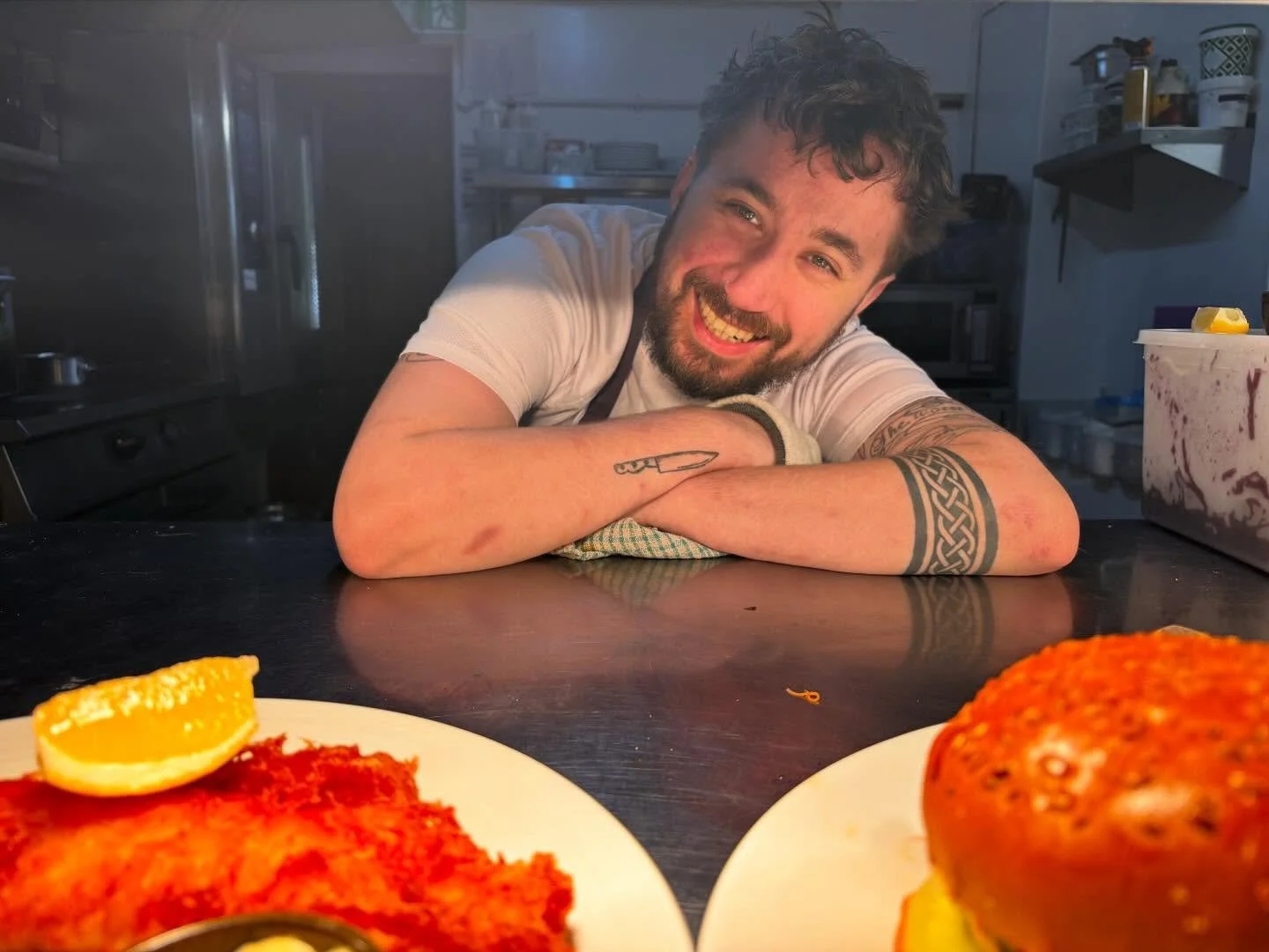Meet our Head Chef, Jai! 👨&zwj;🍳 

Always in high spirits and eager to serve up great dishes to all of you, our wonderful guests!

His top special right now is our absolutely delicious Guinness and Beef Brisket Pie- a huge hit amongst our guests to