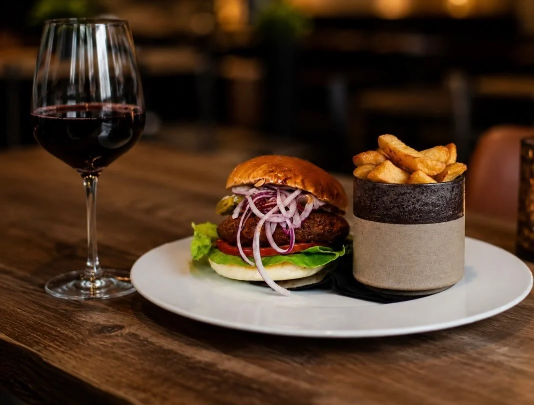 🍔🍷 Run, don&rsquo;t walk!

Treat yourself to this delicious beef burger served with our twice-cooked chunky chips. The perfect comfort food, especially when paired with a lovely glass of red wine.

Go on, you deserve it! See you at The Boars.

#the