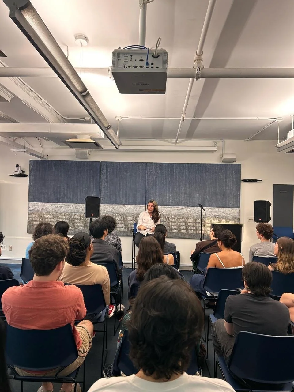 Nuestro cliente @fabdupont fue invitado a hablar sobre su experiencia como ingeniero de mezcla y su trabajo con el Million Dollar Club de Bad Bunny en el programa de Music Business de NYU.

Muchas gracias al Sony Audio Institute en NYU Steinhardt por