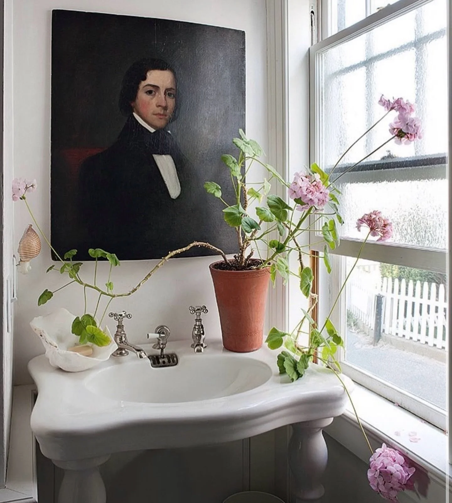 C U R I O U S
a portrait in a washroom, unexpected&hellip; a little irreverent, entirely considered.

As imagined by @johnderian 

Proof that the smallest rooms can hold the most character.✨