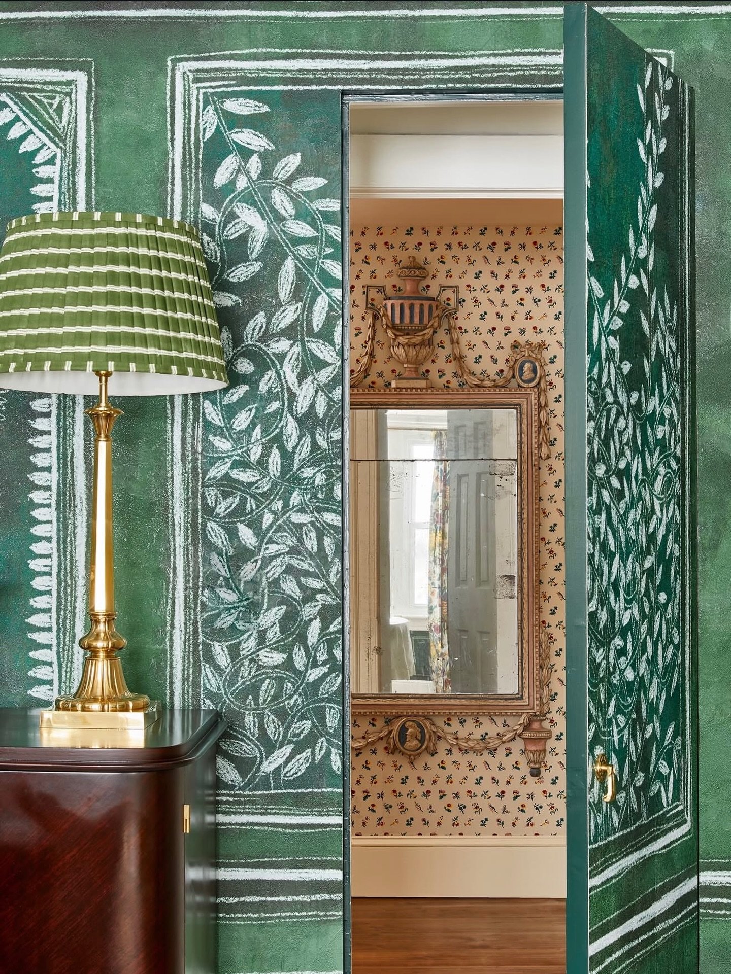 S U R P R I S E
Behind the dining room wallpaper, a secret door. To an office that becomes a guest room. 🪄

A house that reveals itself slowly, at first glance both classic &amp; curious.✨

Major admiration for Young Huh and her point of view where 