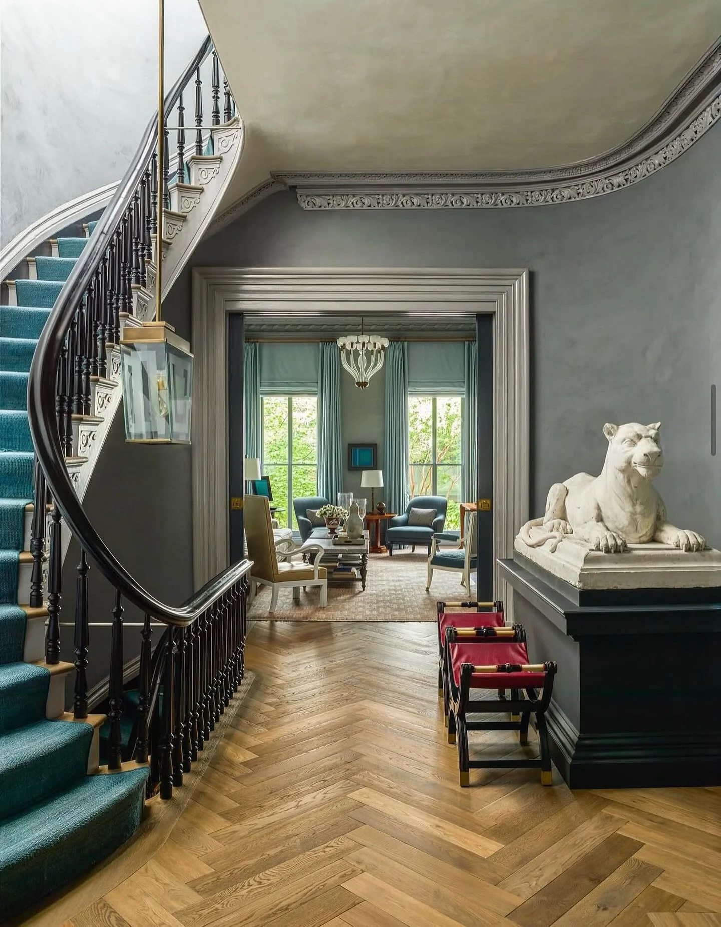 C L A S S I C
A proper entrance.

In the West Village townhouse of Stephen Gambrel, his point of view is always one step ahead.

Design @stevengambrel 
Photography @ericpiasecki 

#StephenGambrel
#WestVillage
#i̇nteriorarchitecture