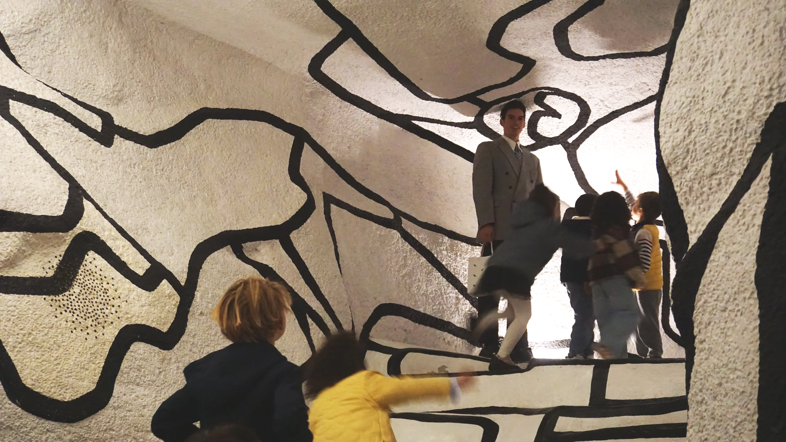 Visite et animation de la Tour aux Figures pour un groupe d'enfants.