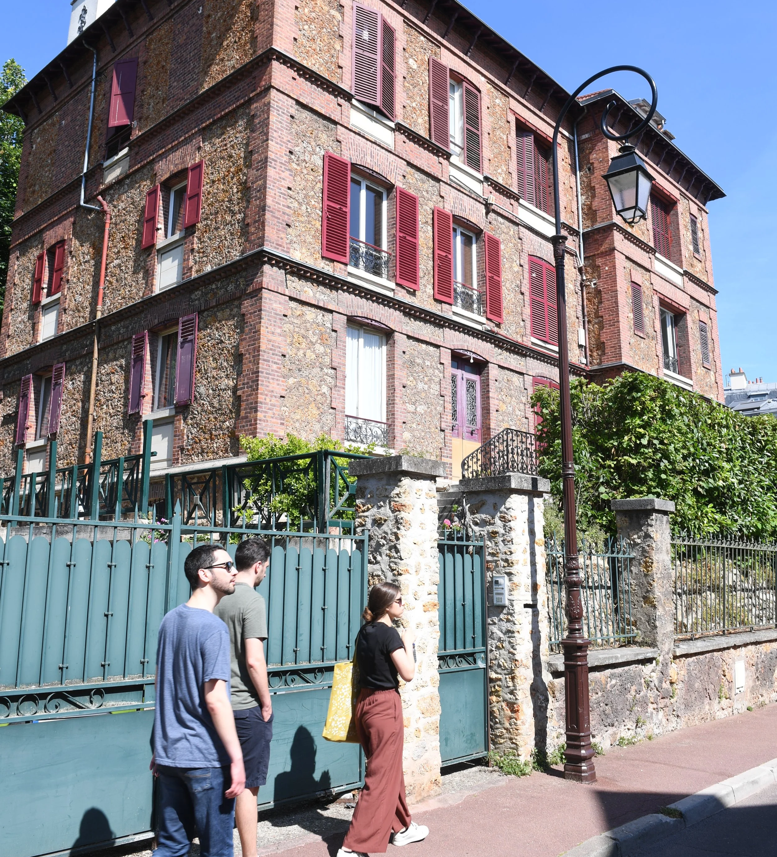 Visite de la ville de Saint Cloud par les médiateurs d'ARTORA