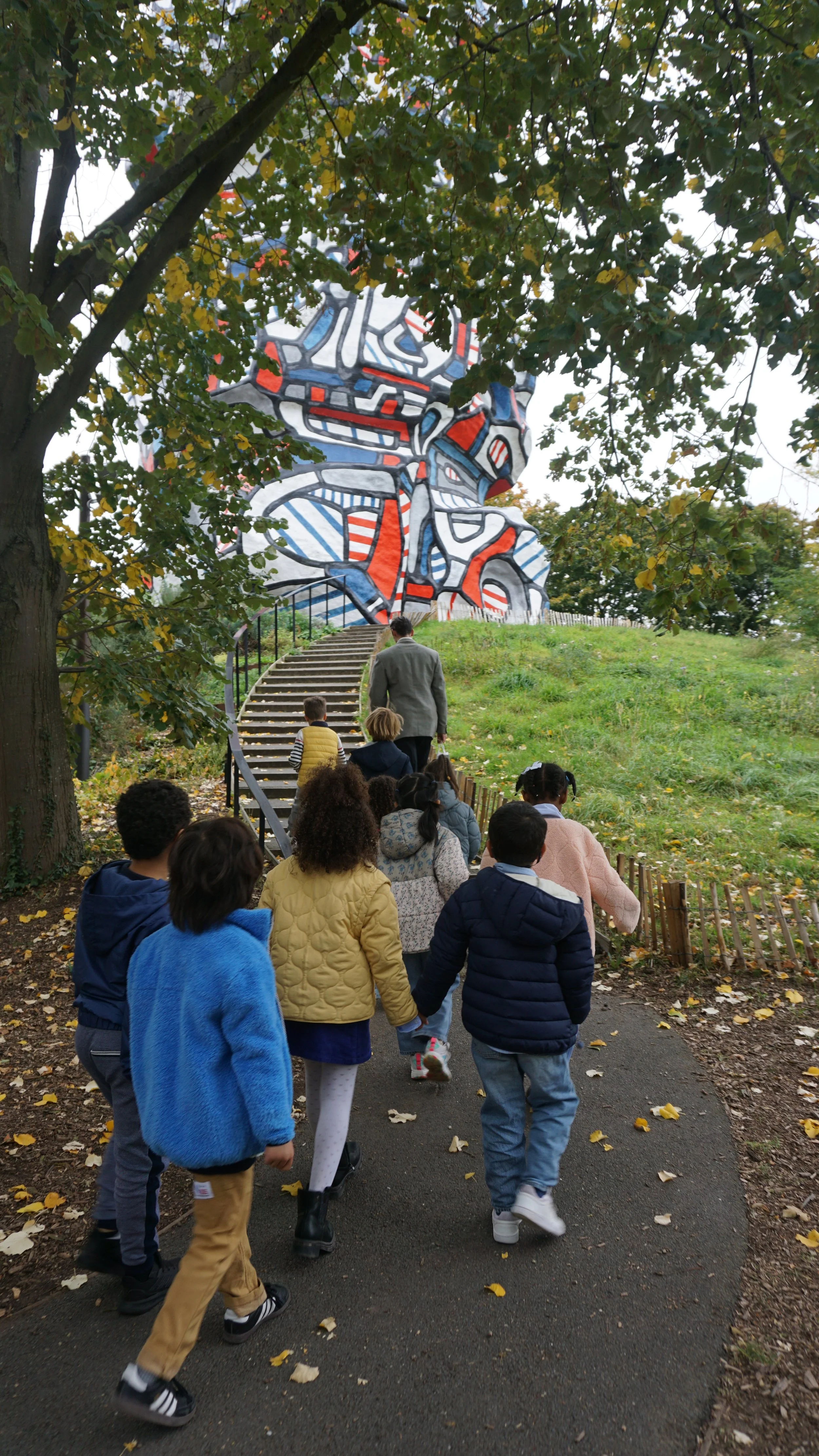Atelier créatif et visite ludique de la Tour aux Figures pour les groupes scolaires.
